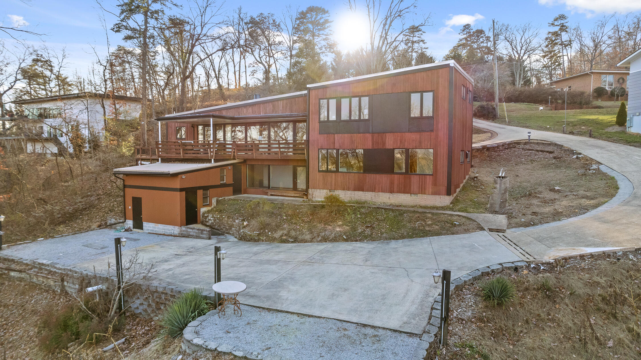2850 Crestwood Ave