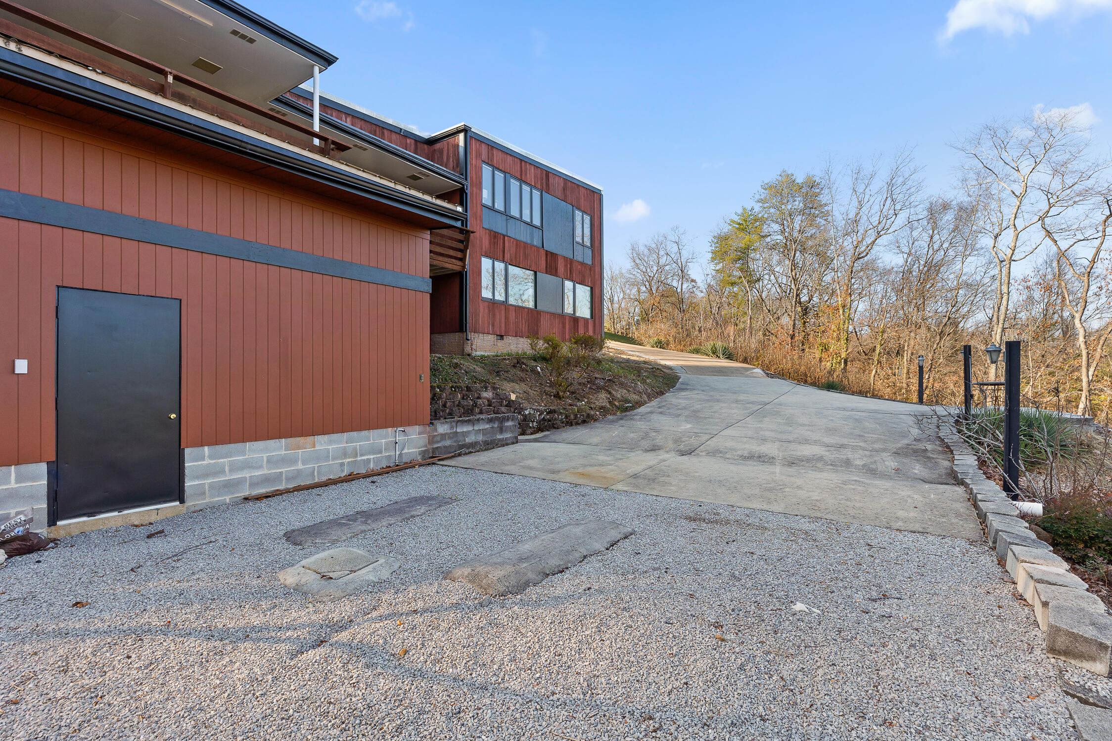 2850 Crestwood Ave