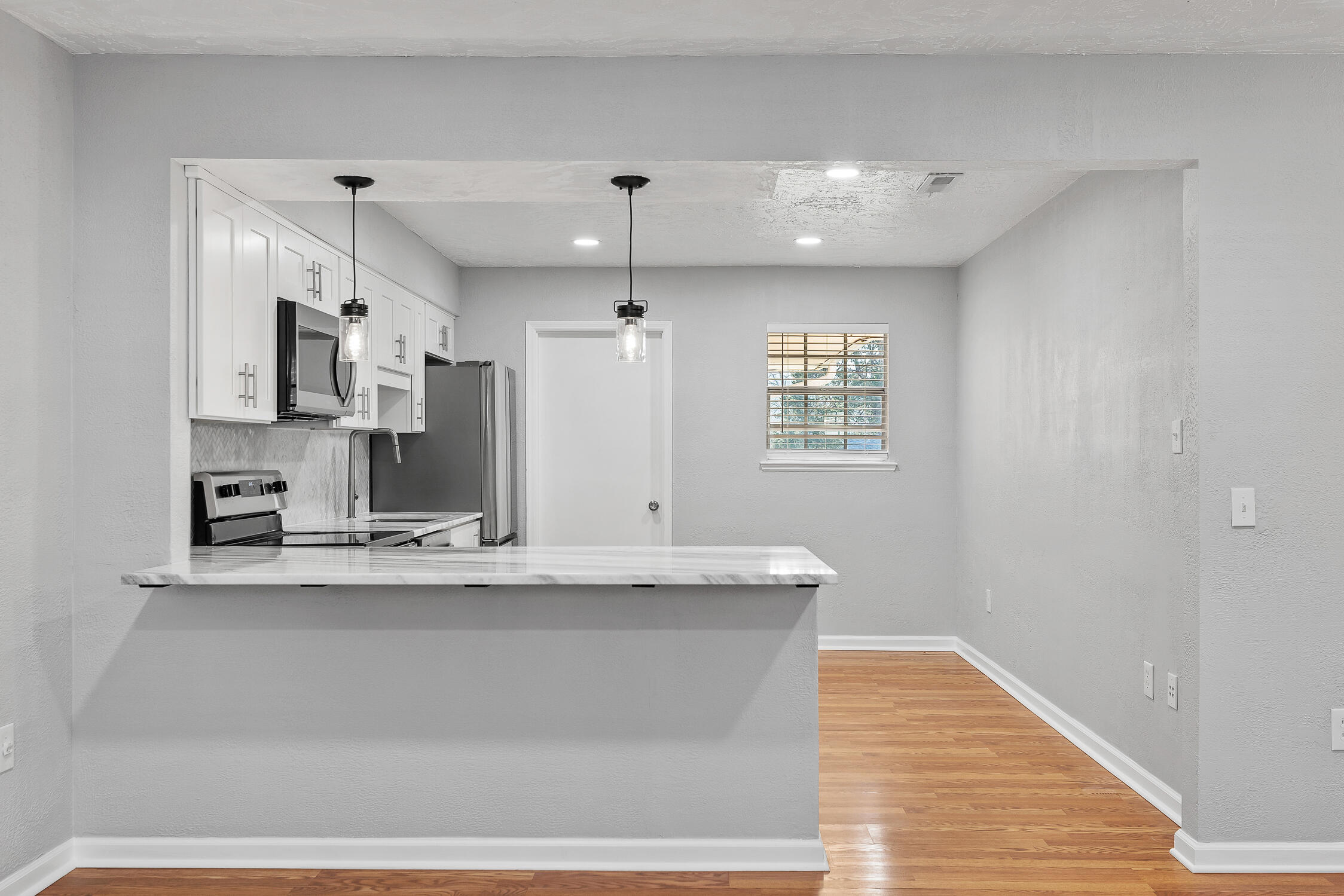 2506 Woodfin Ave