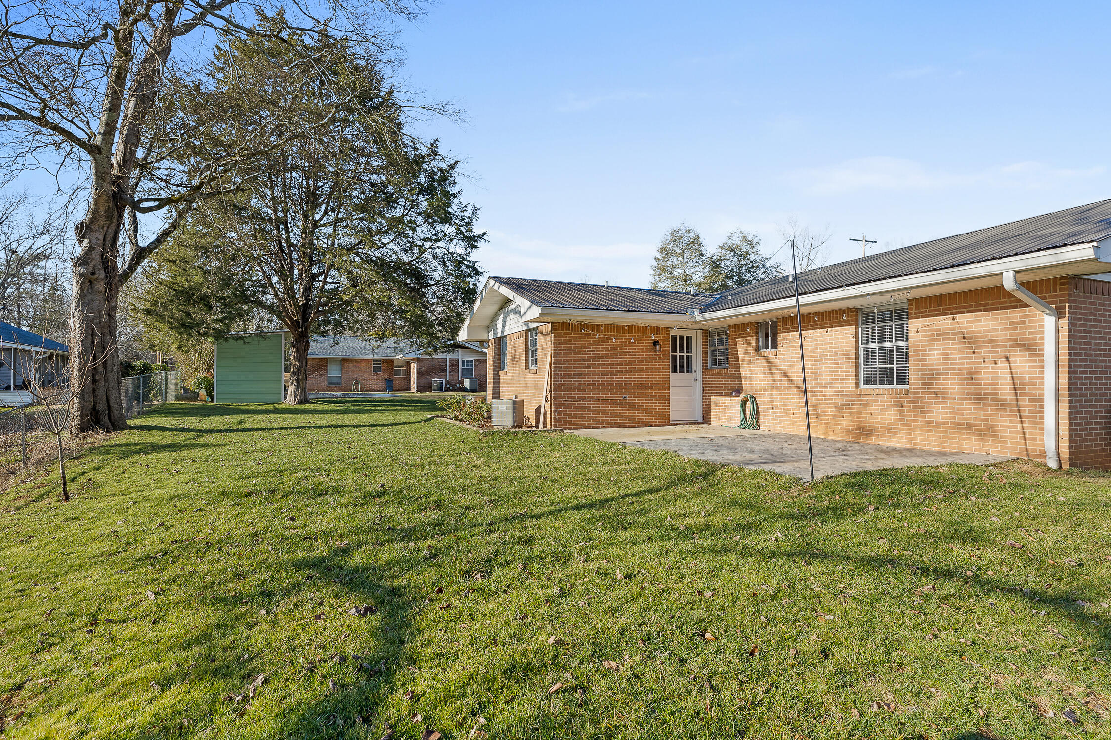 2506 Woodfin Ave