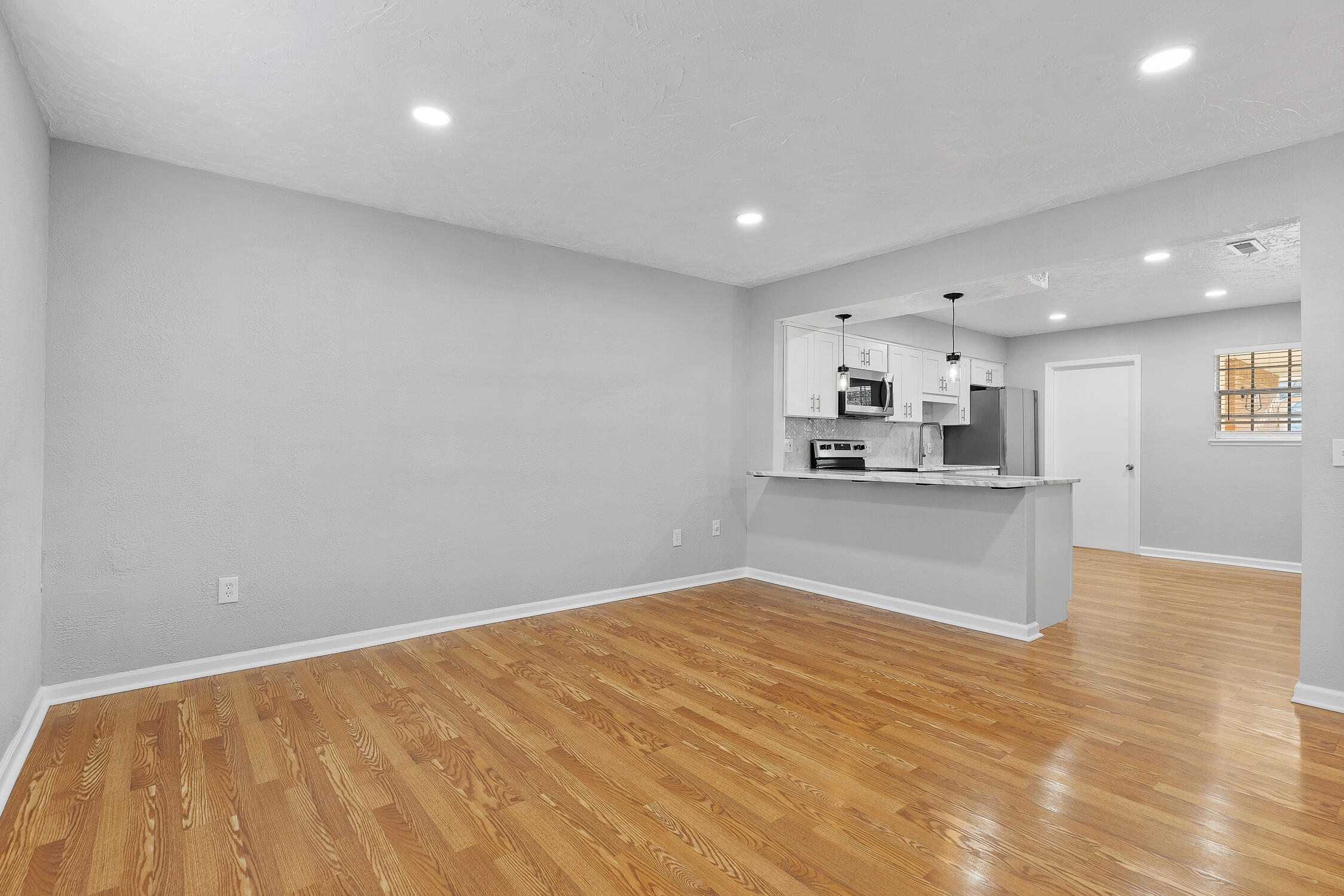 2506 Woodfin Ave