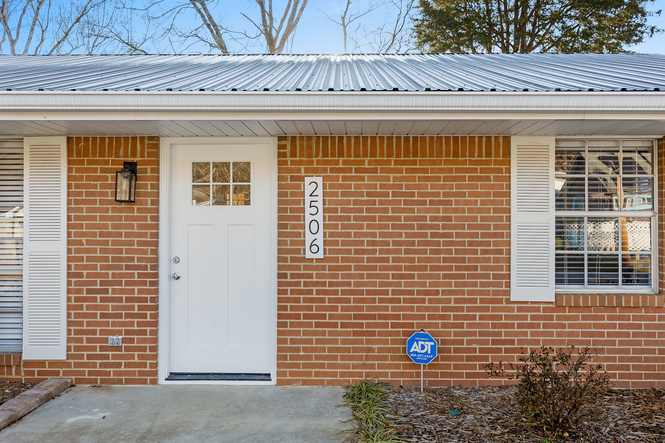 2506 Woodfin Ave