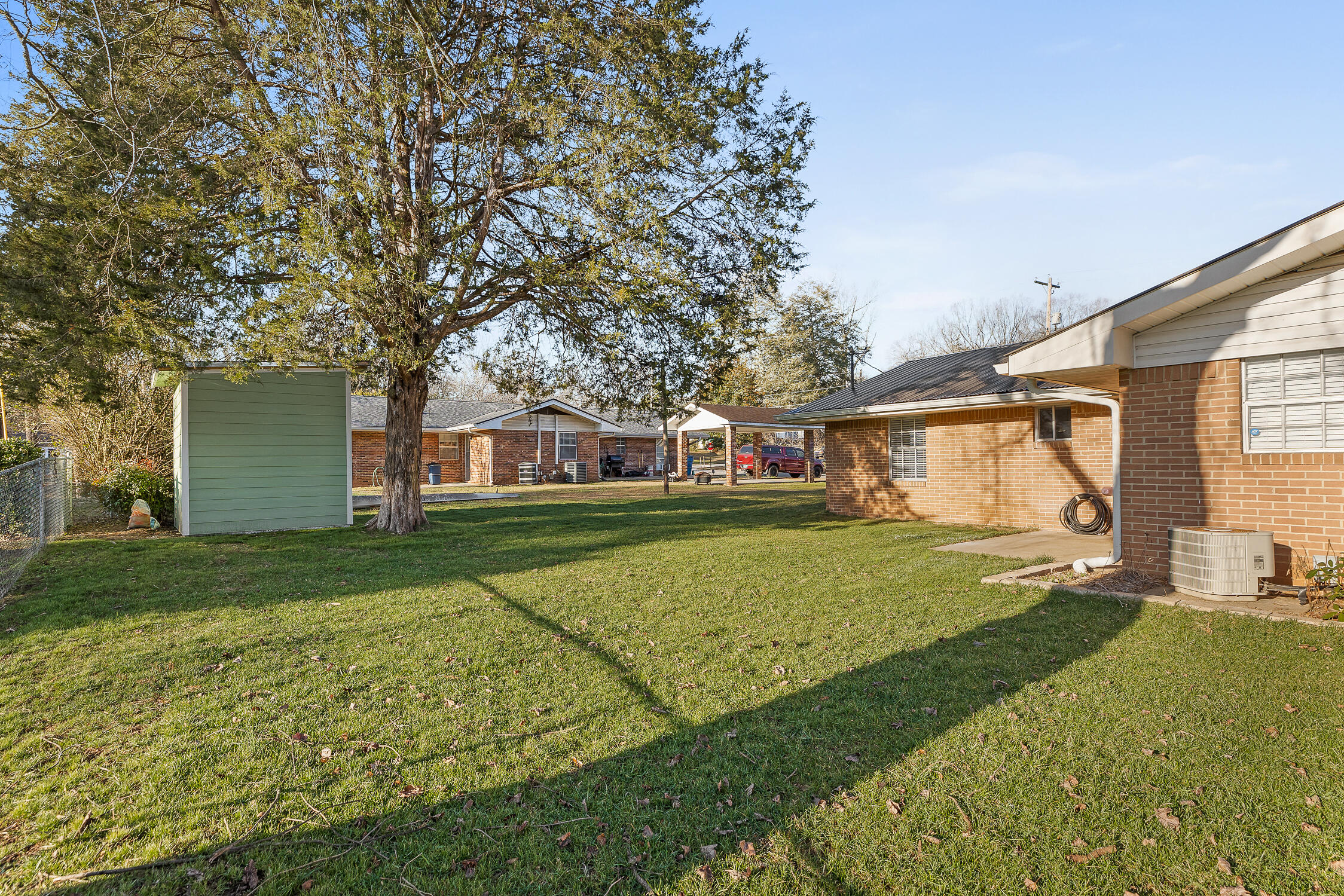 2506 Woodfin Ave