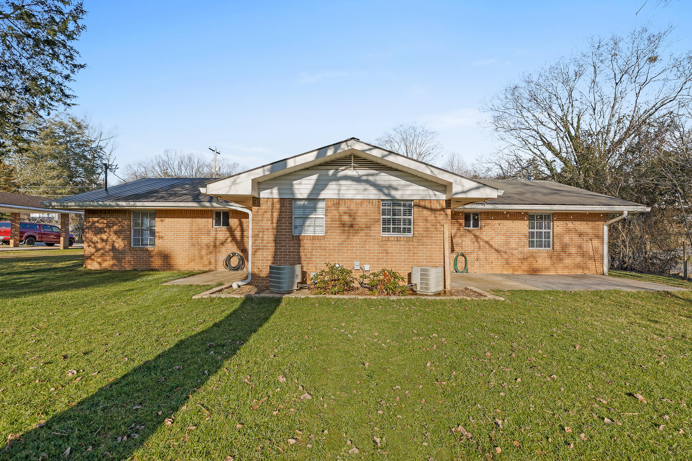 2506 Woodfin Ave