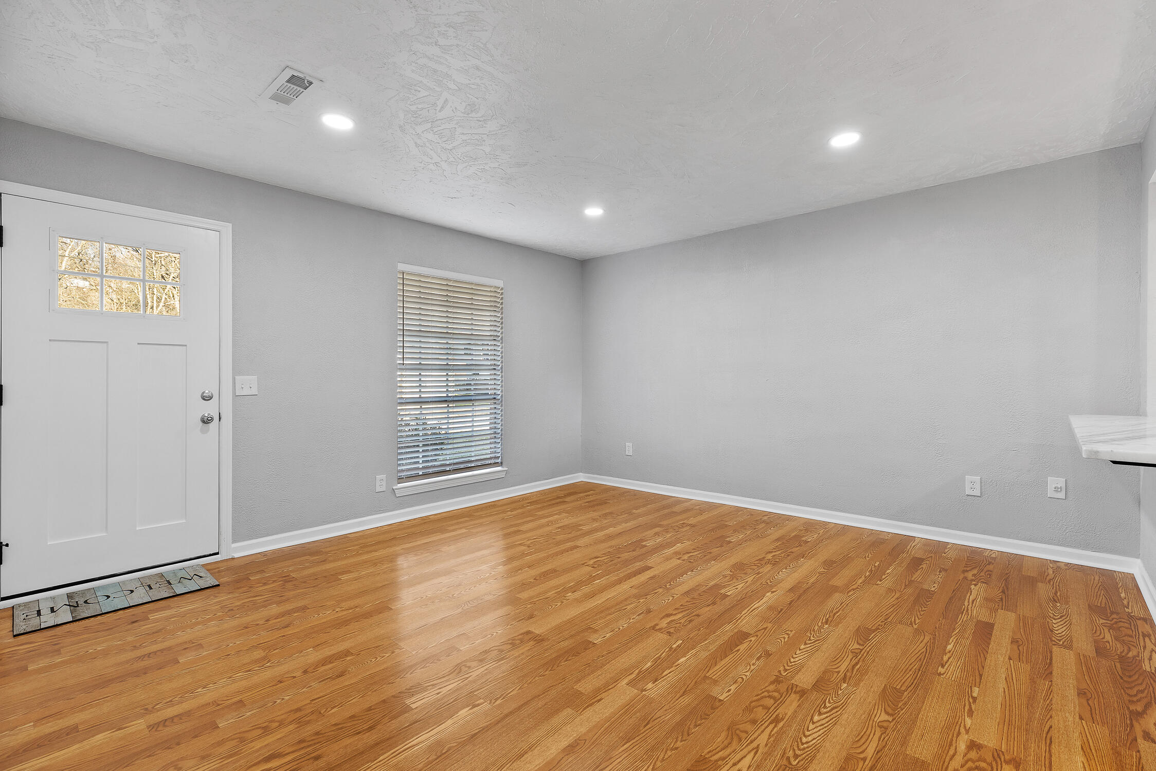2506 Woodfin Ave