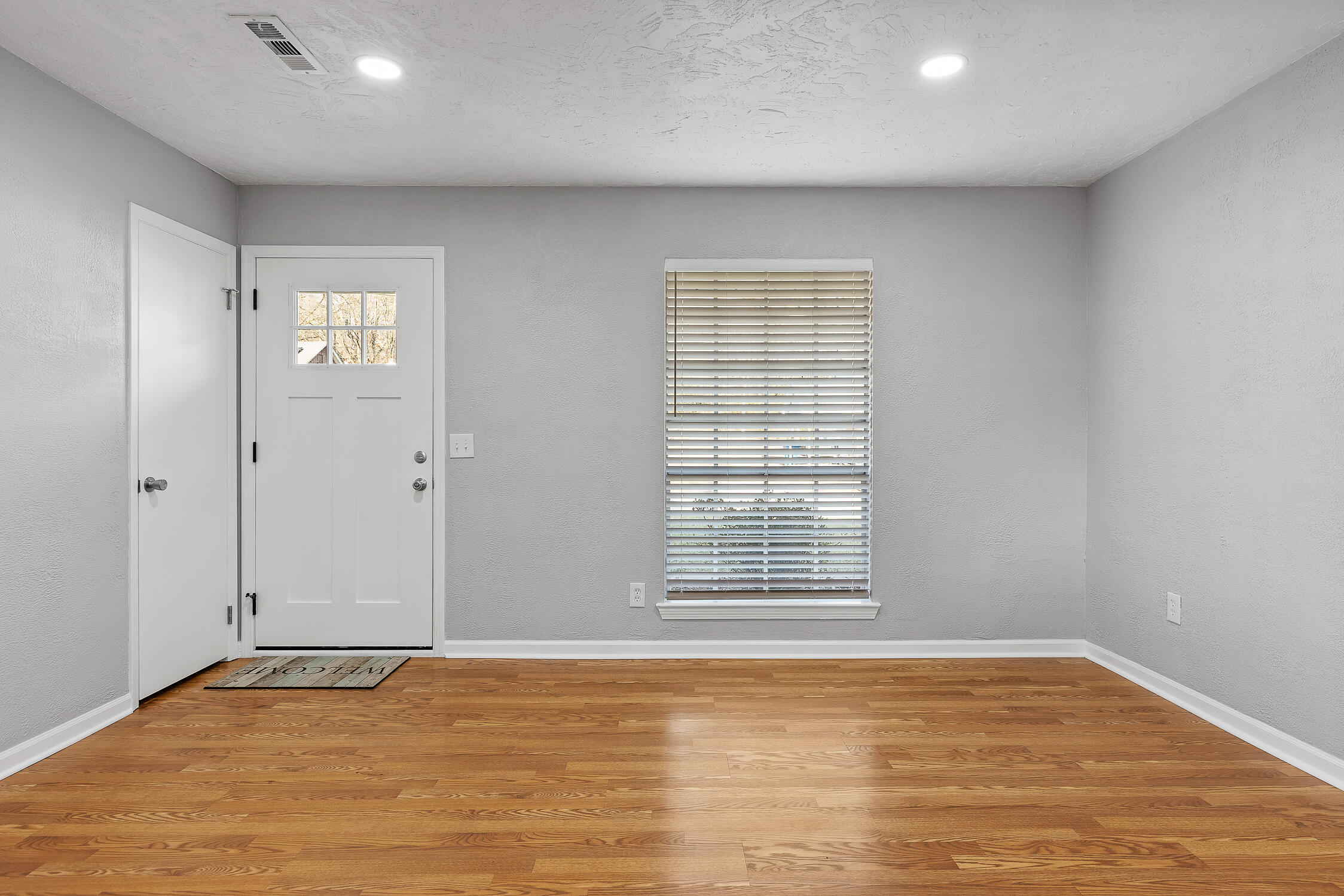 2506 Woodfin Ave