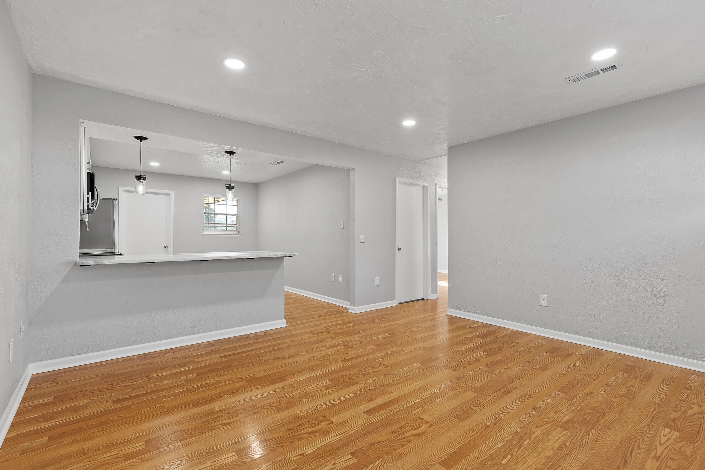 2506 Woodfin Ave