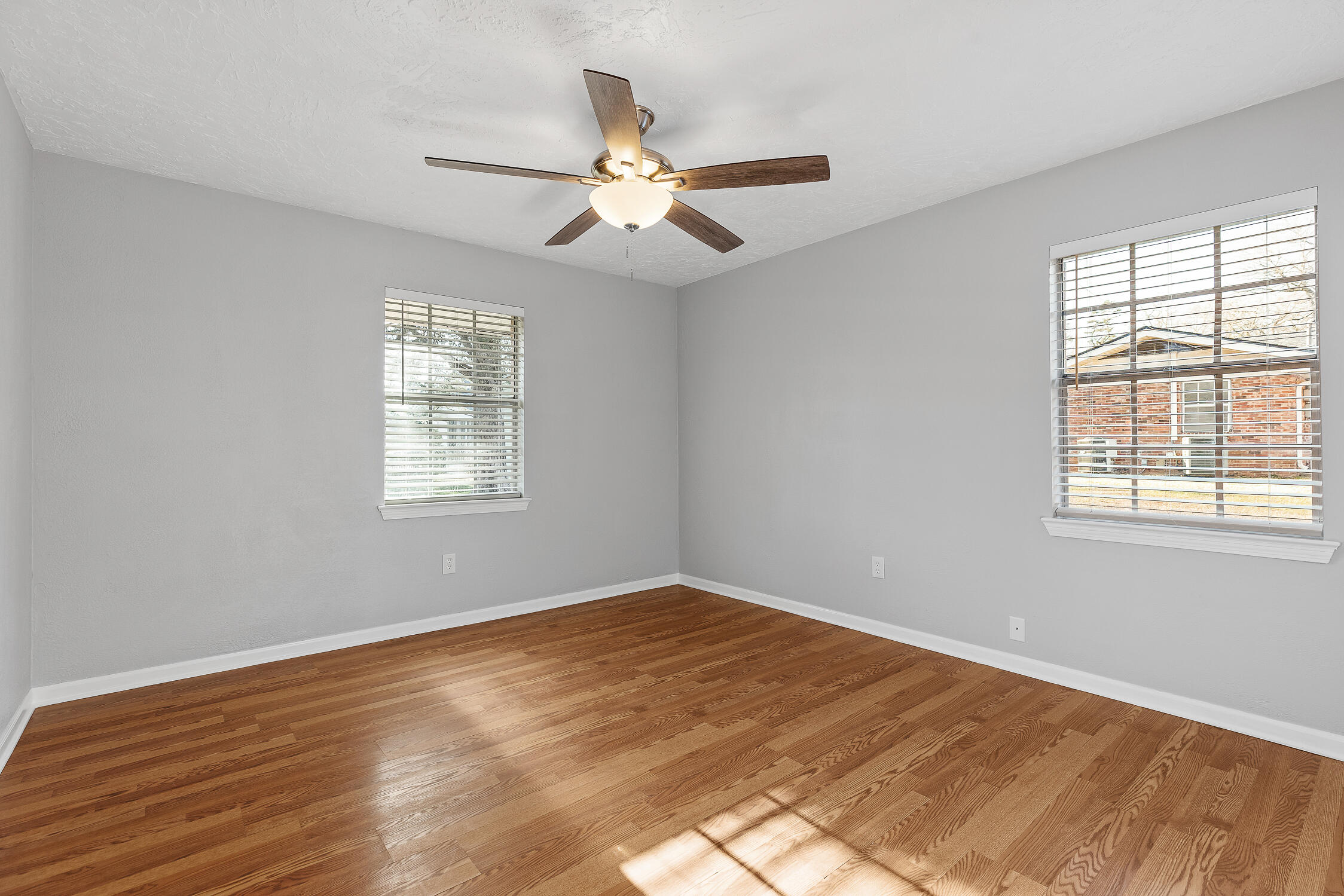 2506 Woodfin Ave