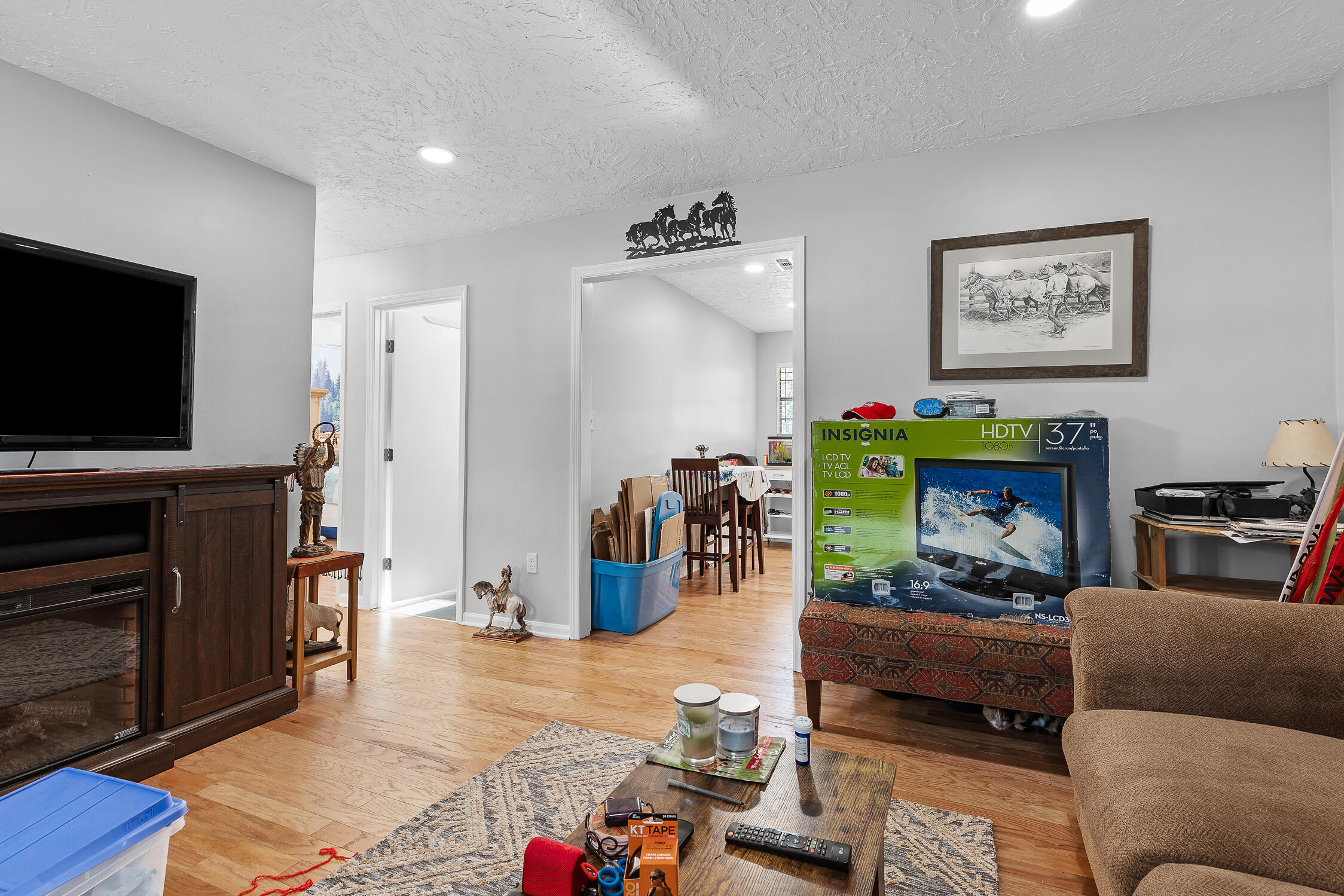 2506 Woodfin Ave