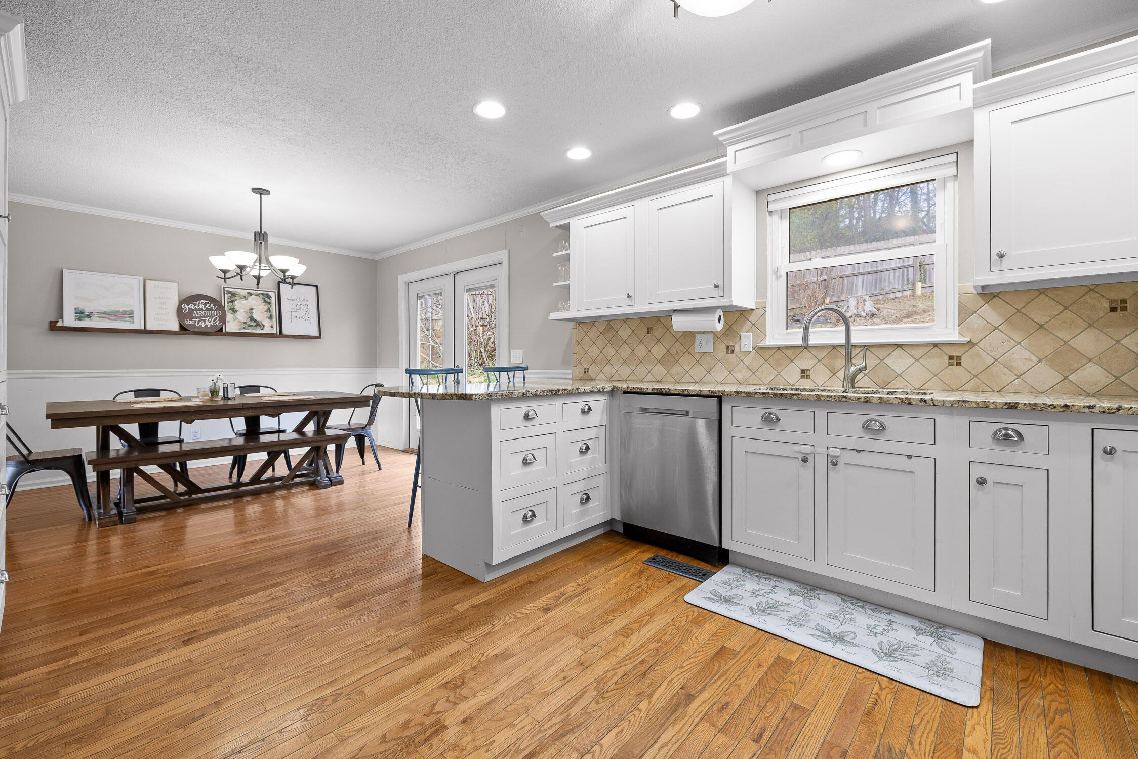 525 Oak Crest Lane