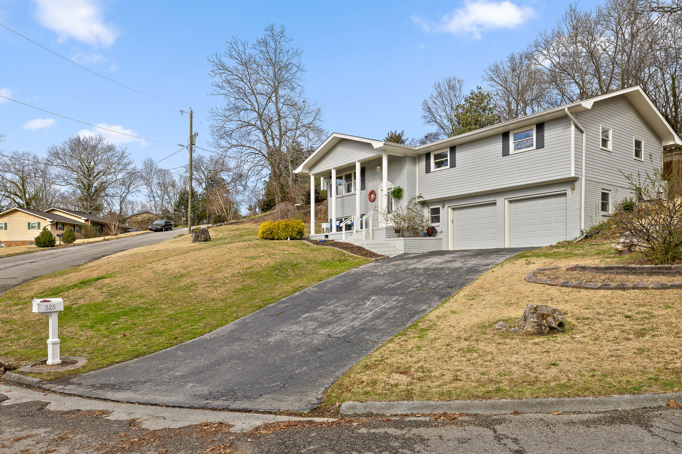 525 Oak Crest Lane