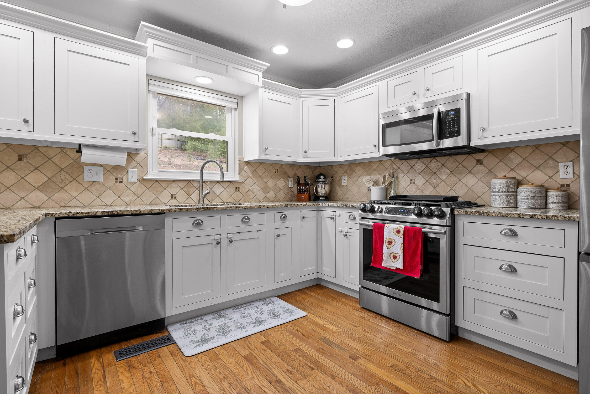 525 Oak Crest Lane