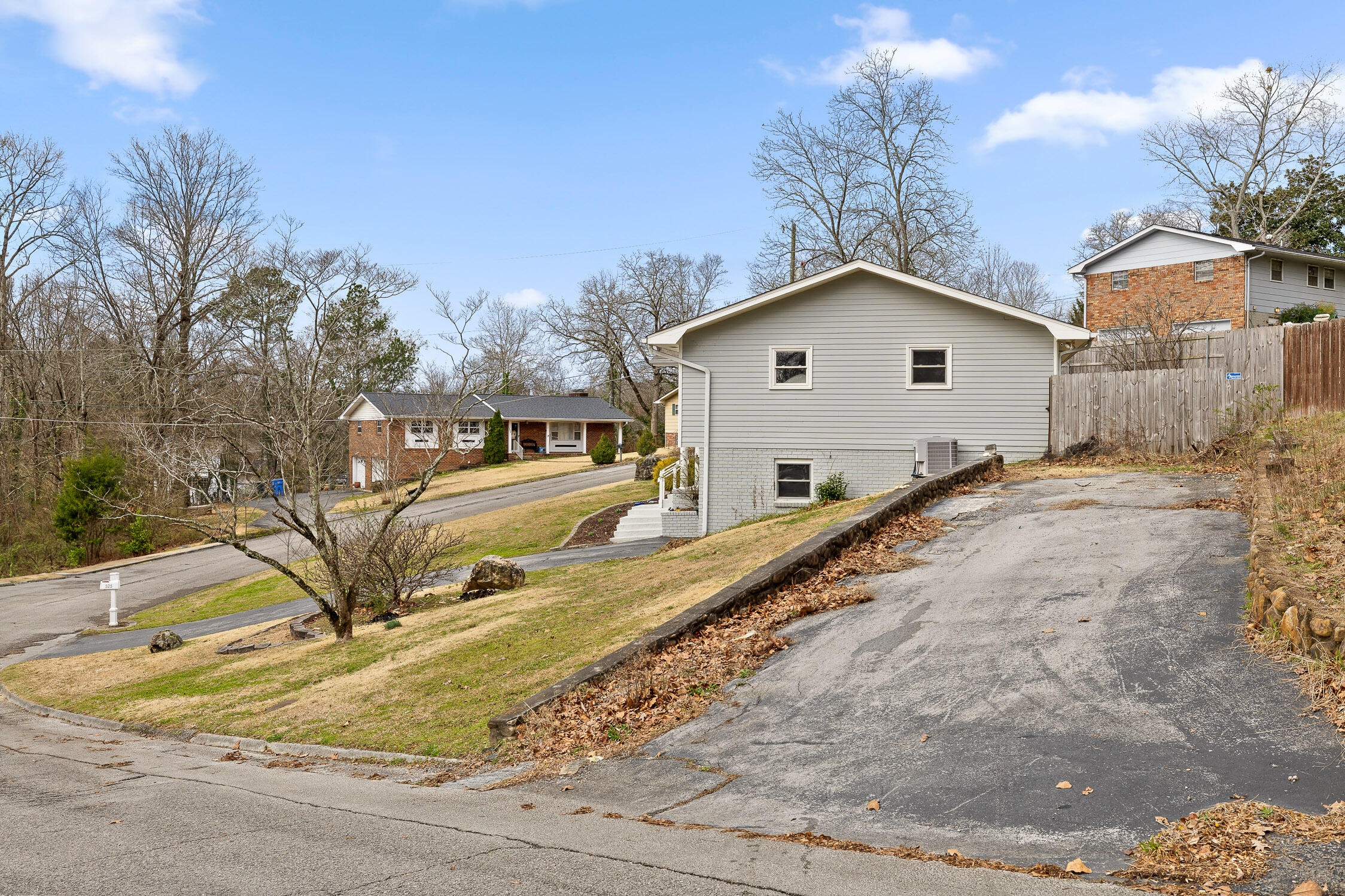 525 Oak Crest Lane