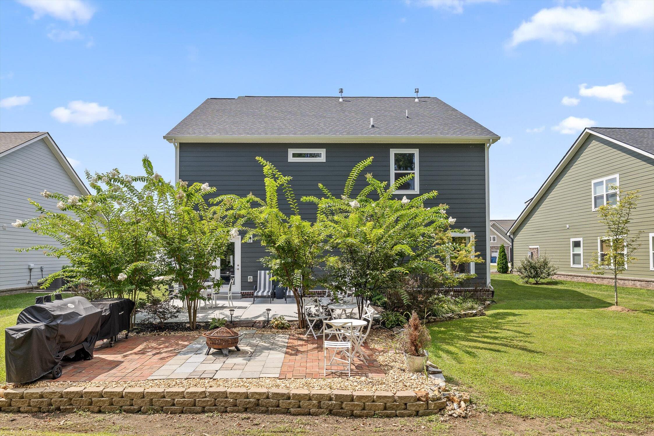 1494 Buttonwood Loop