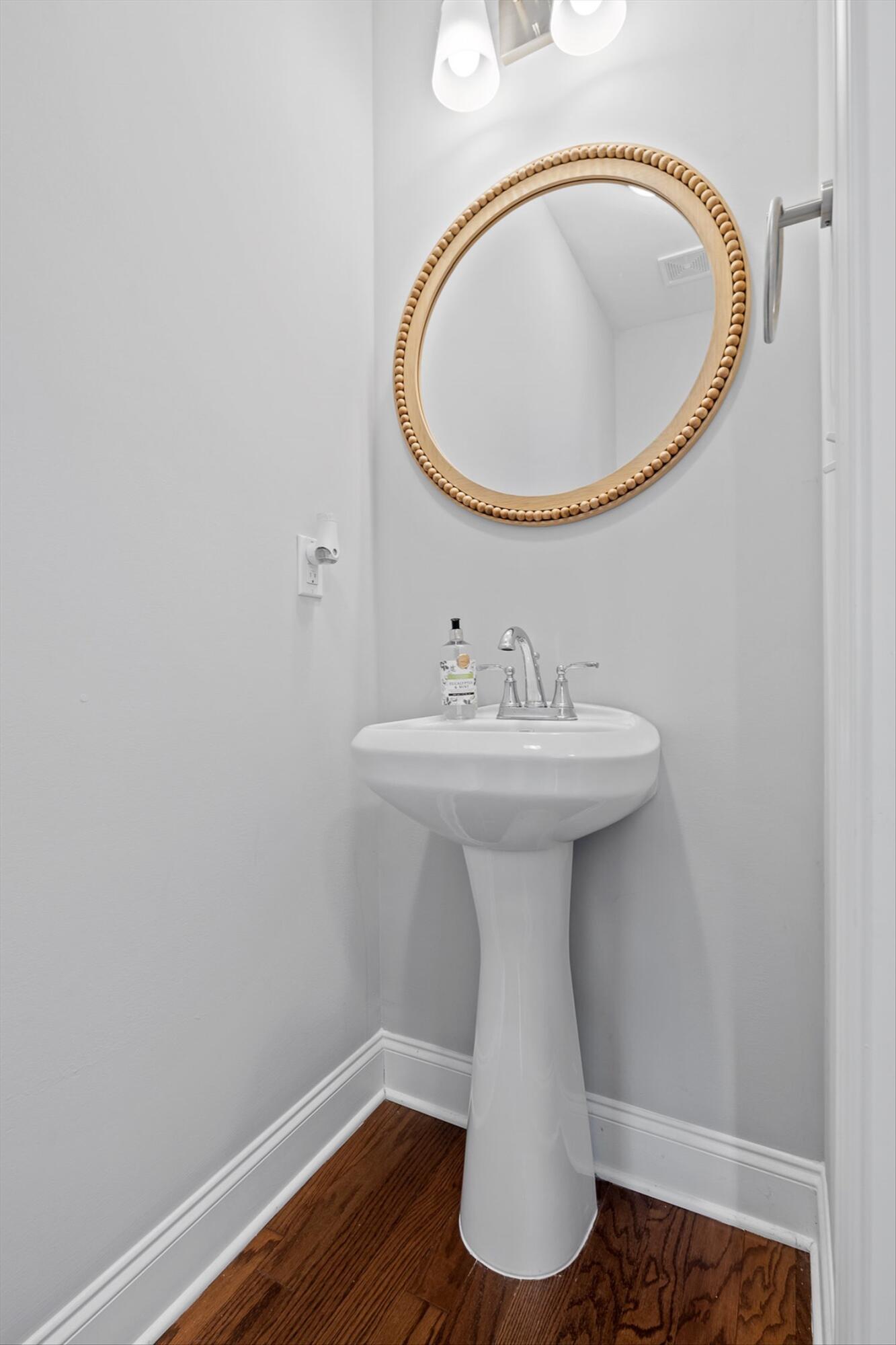 1494 Buttonwood Loop