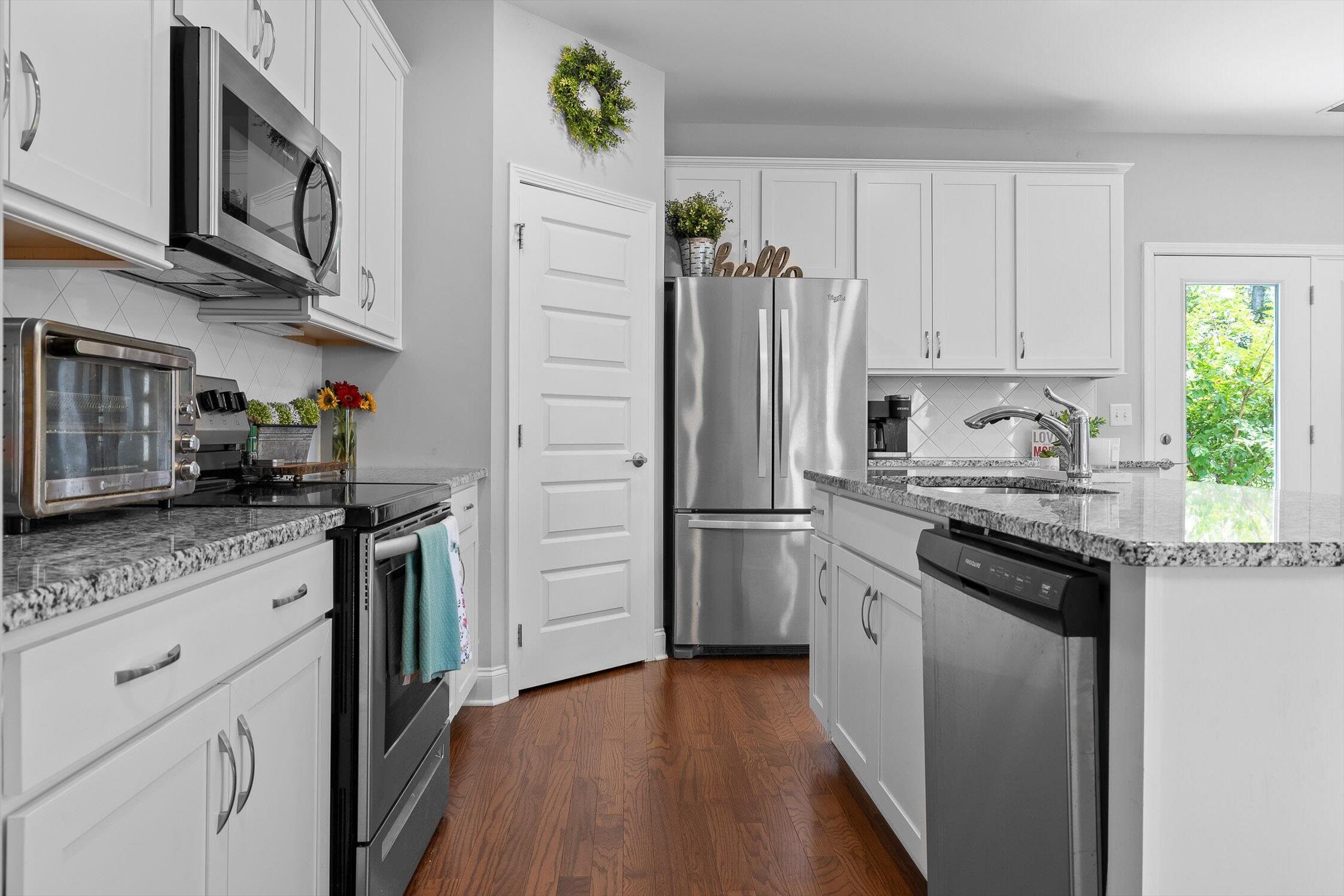 1494 Buttonwood Loop