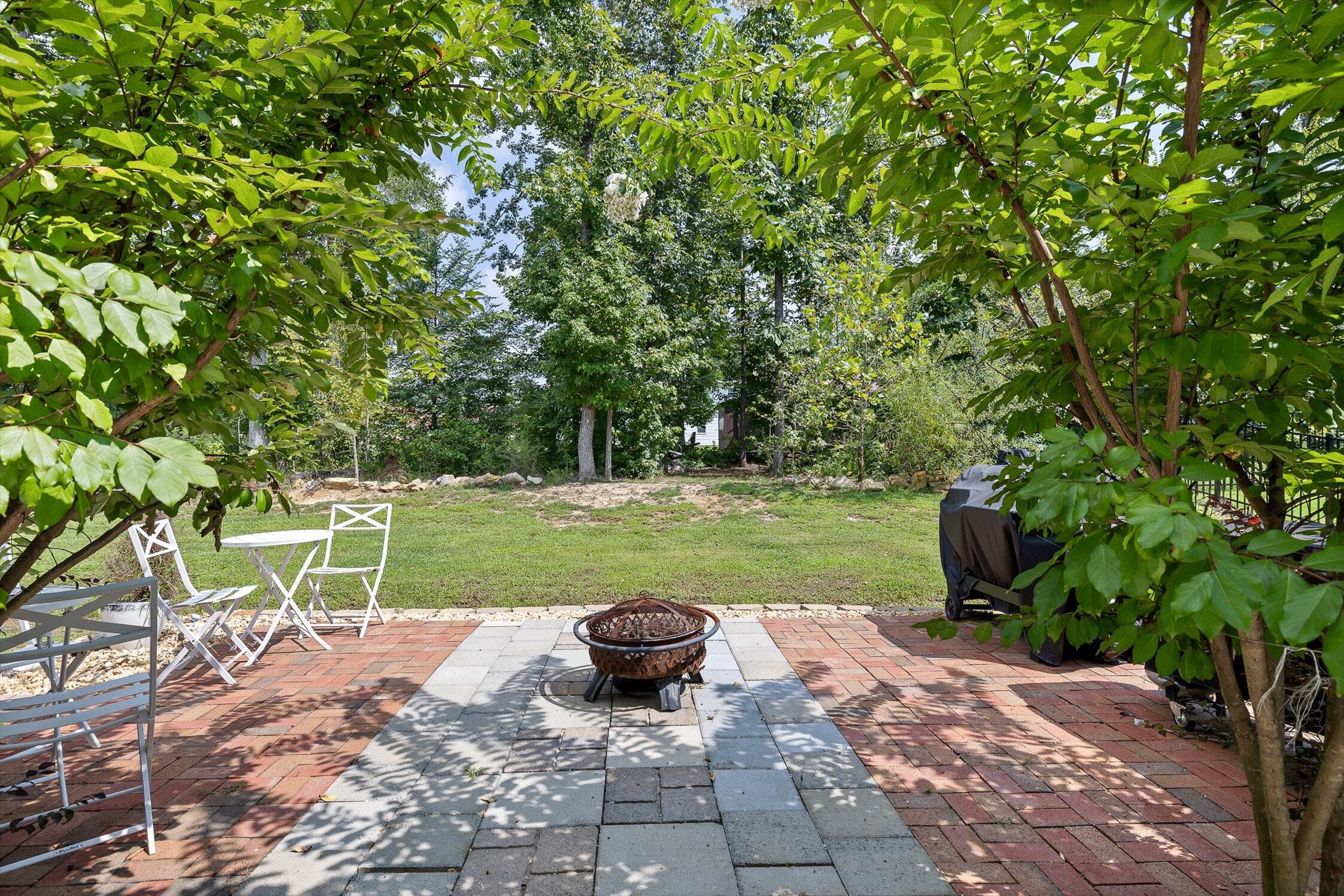 1494 Buttonwood Loop