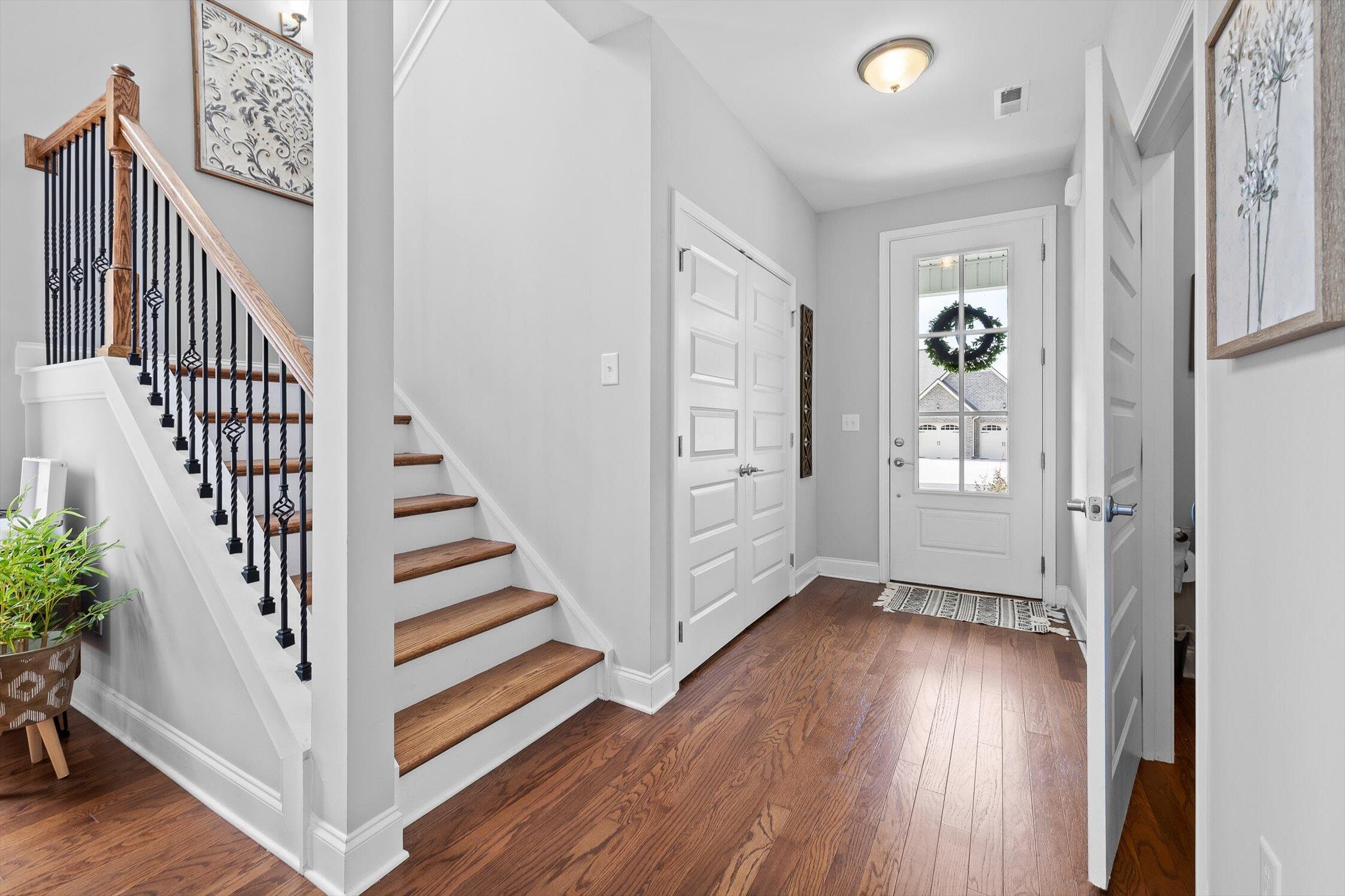 1494 Buttonwood Loop