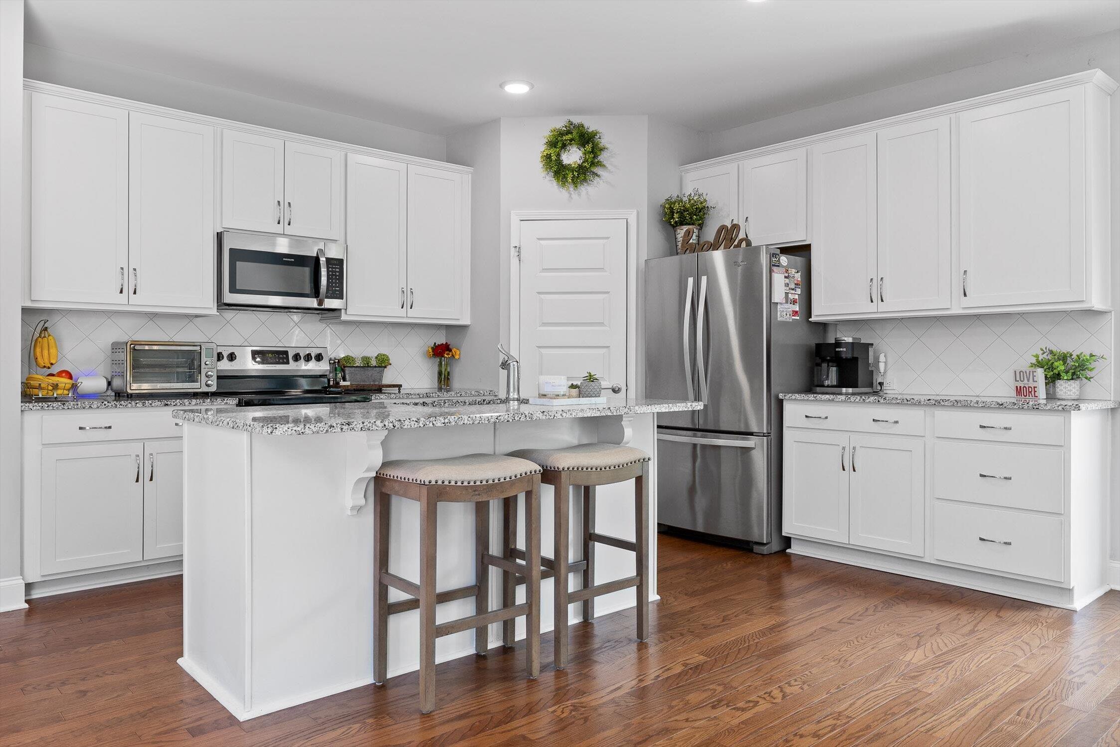 1494 Buttonwood Loop