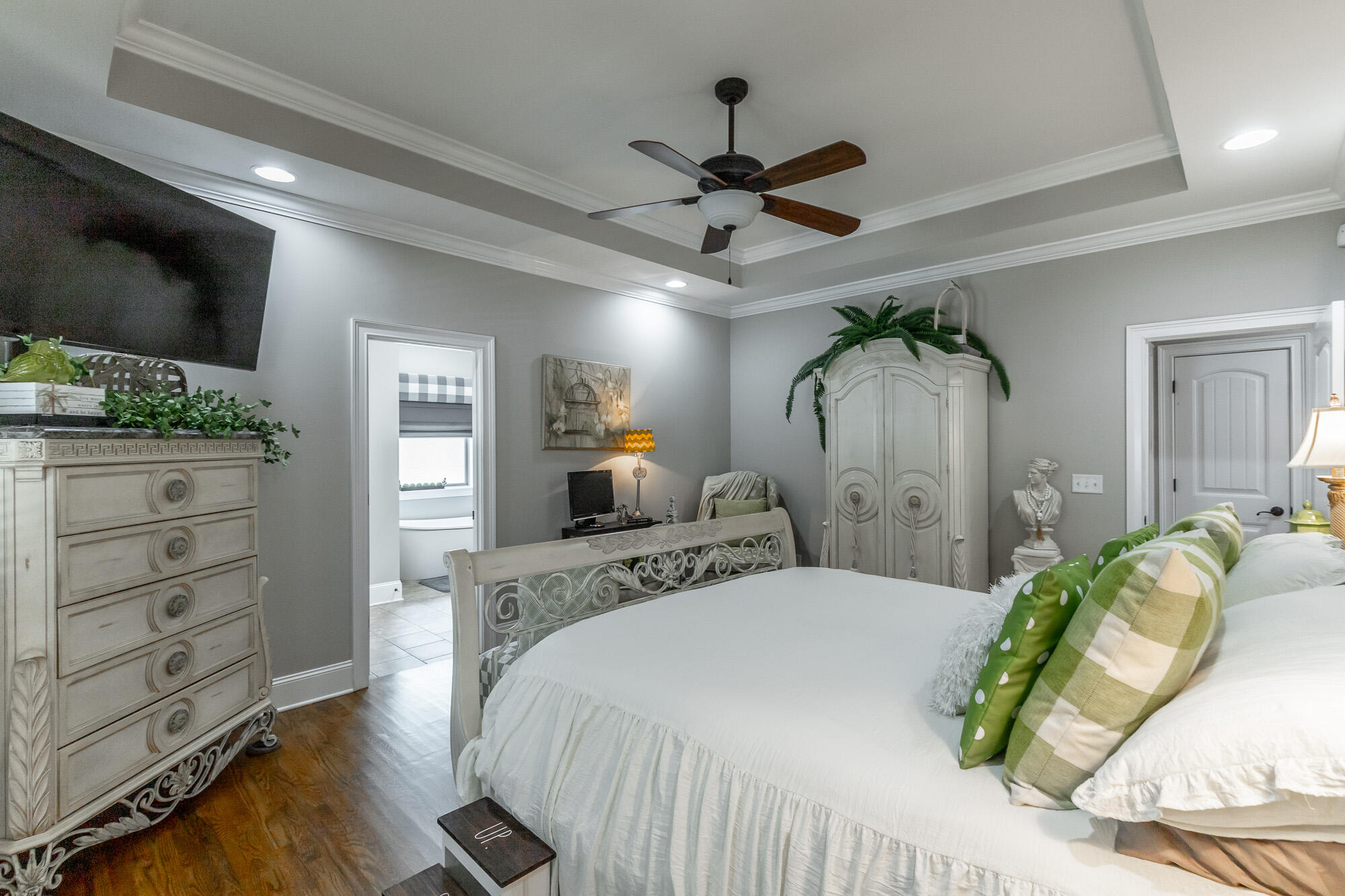 5094 Long Hollow Road