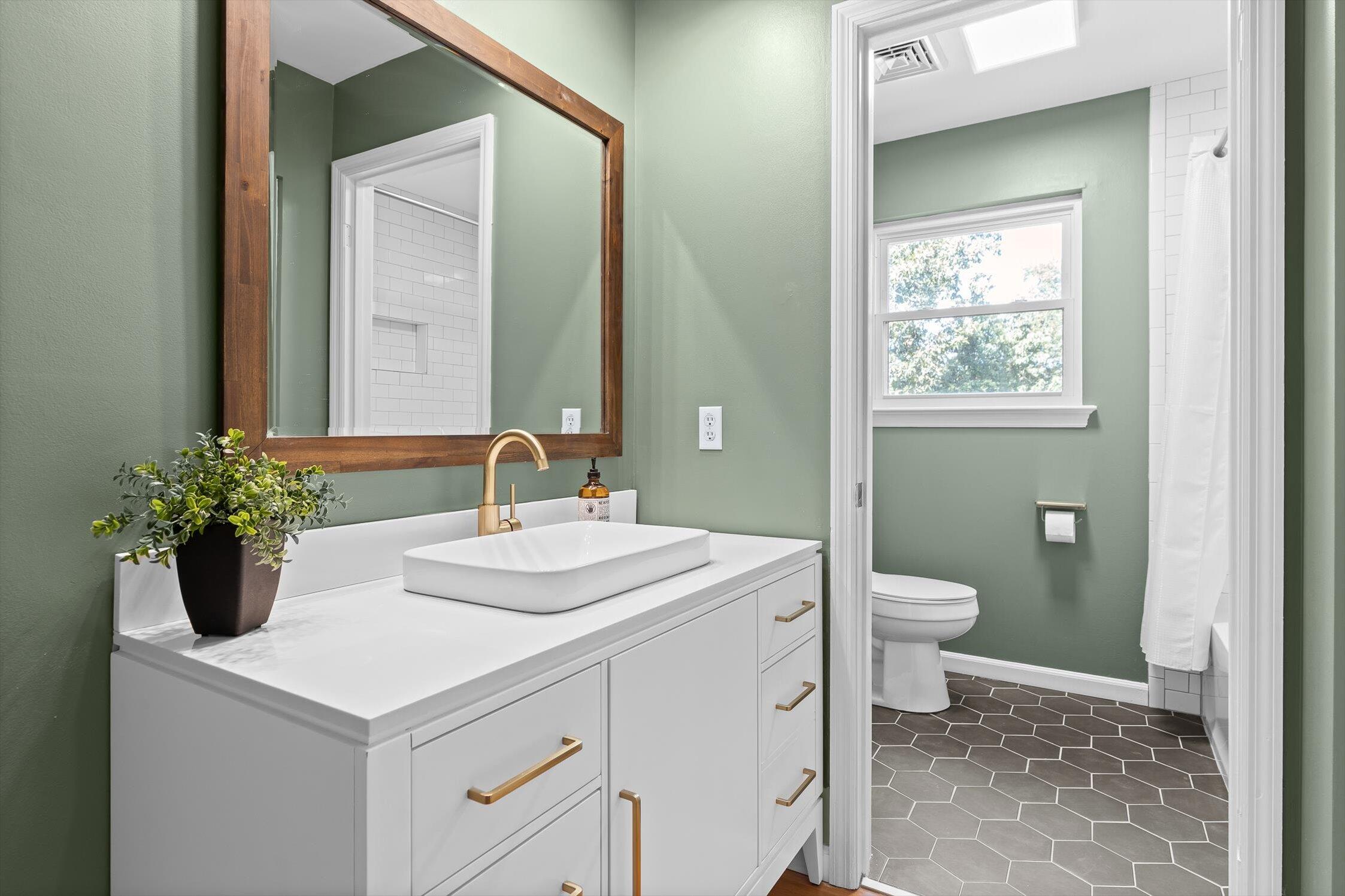 143 Rolling Ridge Drive