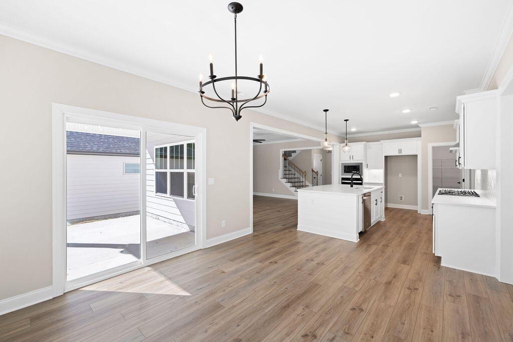 8930 Knolling Loop, 31