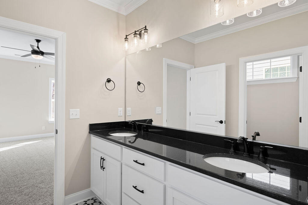 8930 Knolling Loop, 31