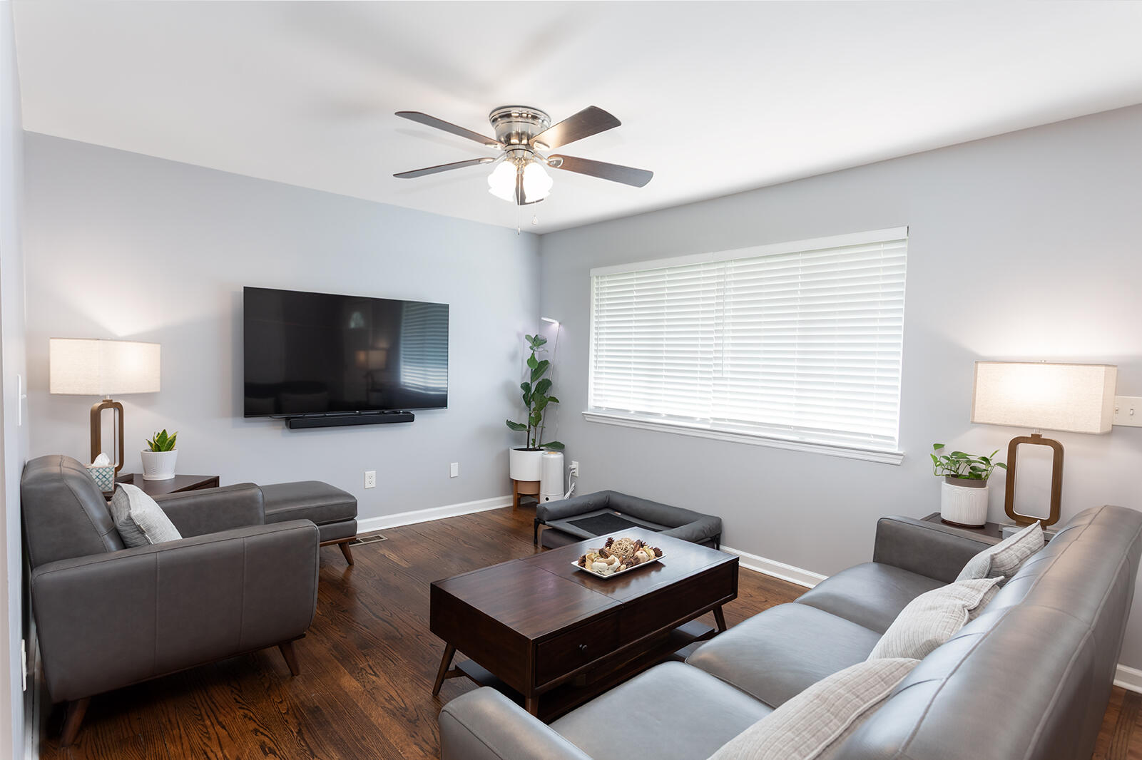 8903 Bay View Drive