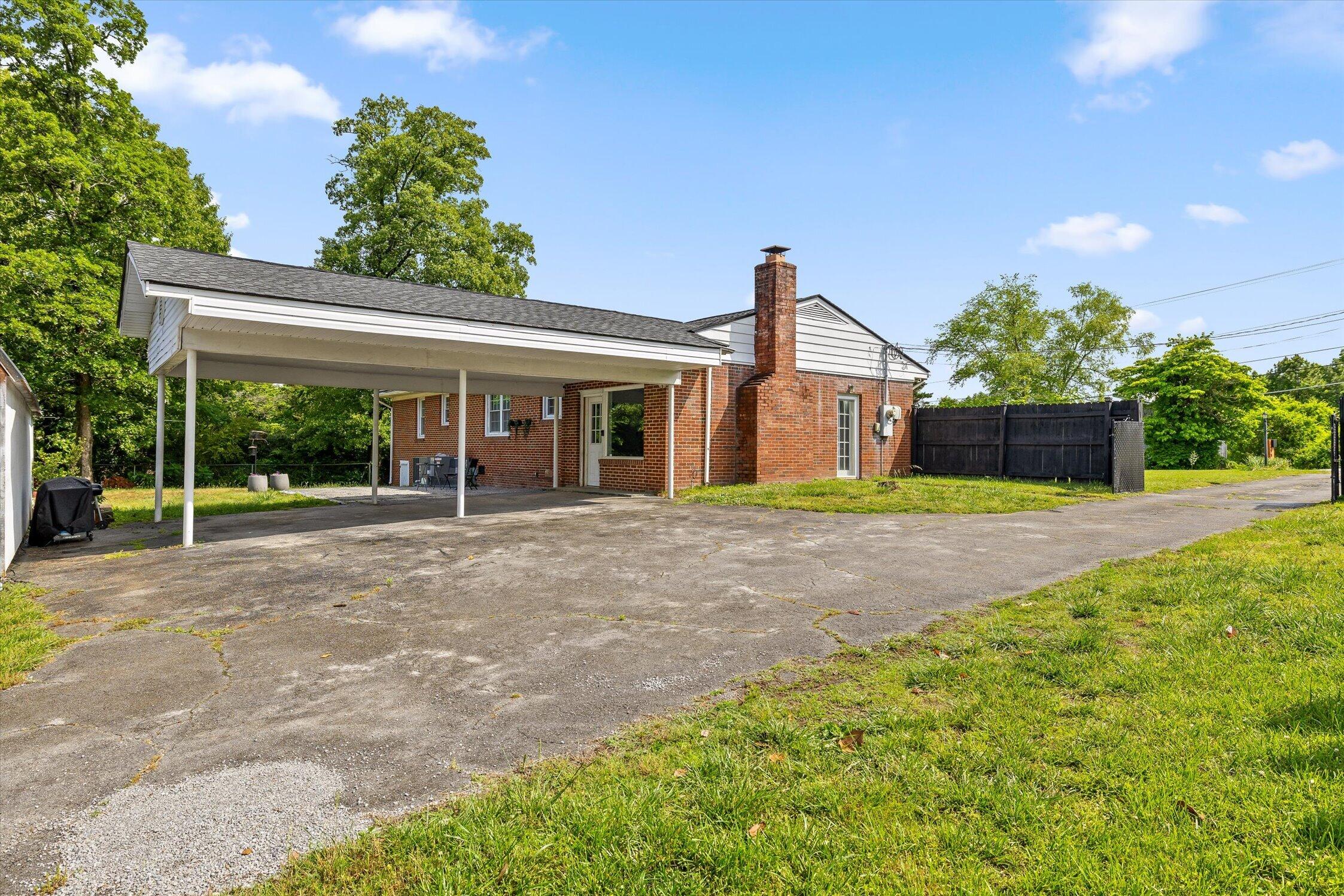 3600 Lake Vista Drive