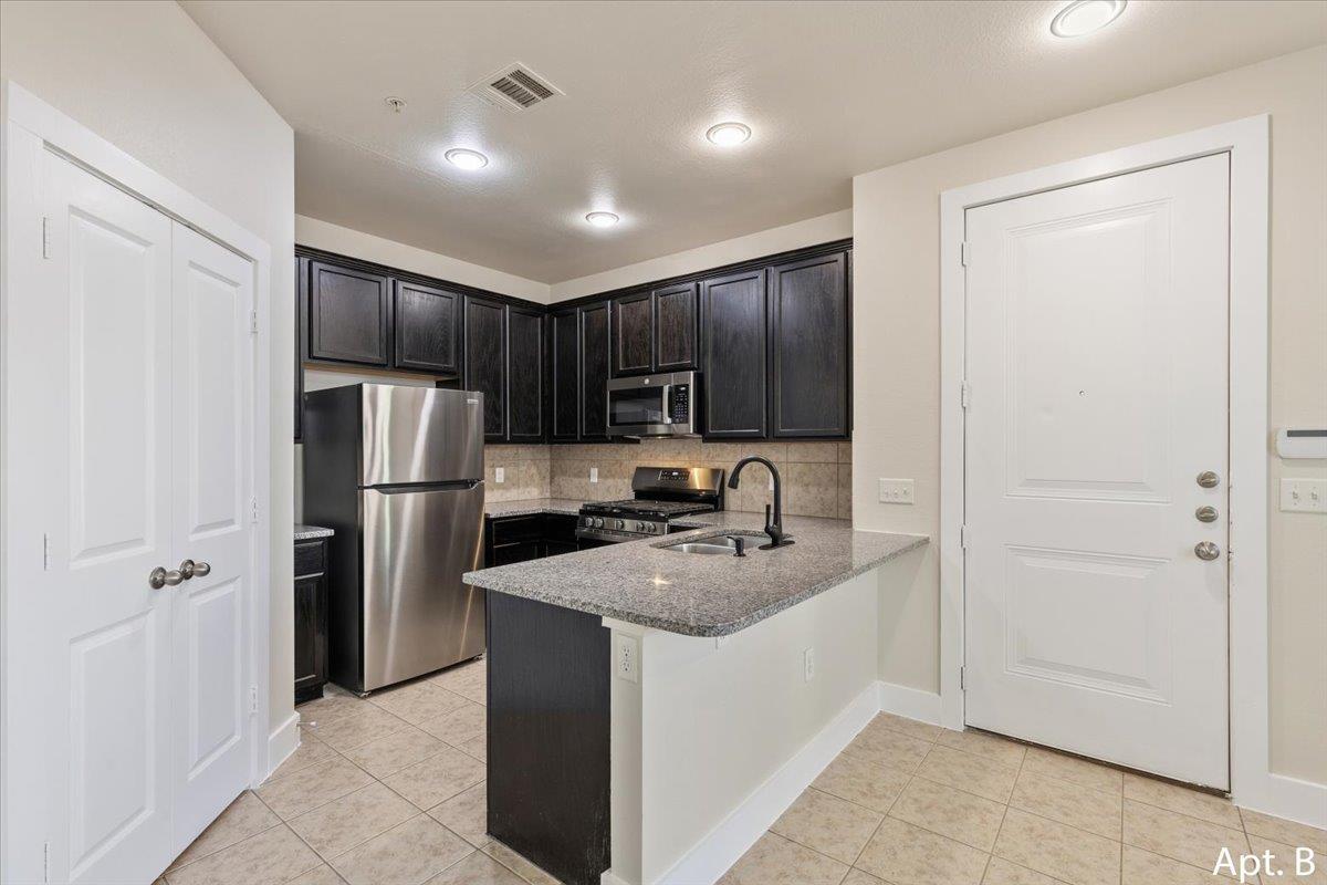 2225 Katy LN # B