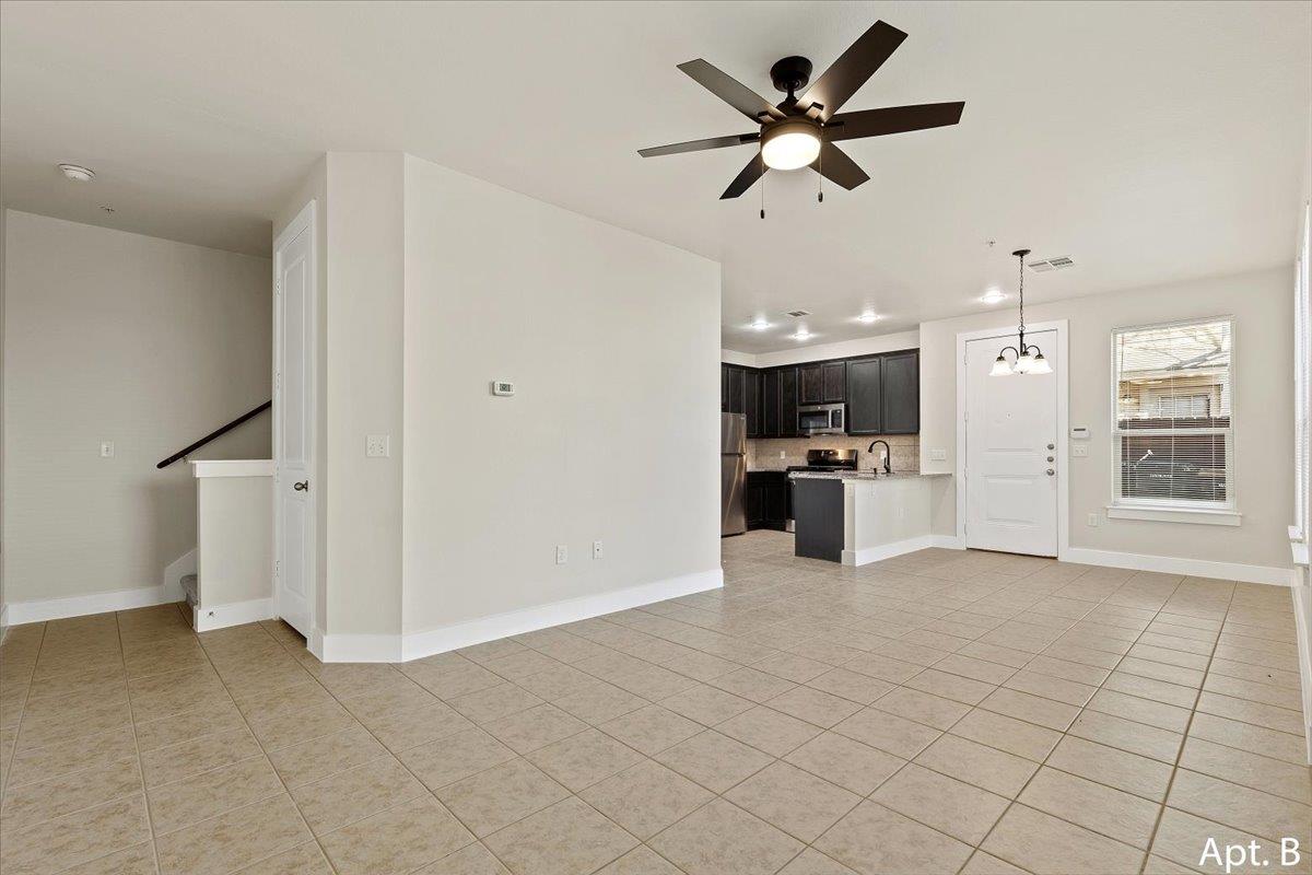 2225 Katy LN # B