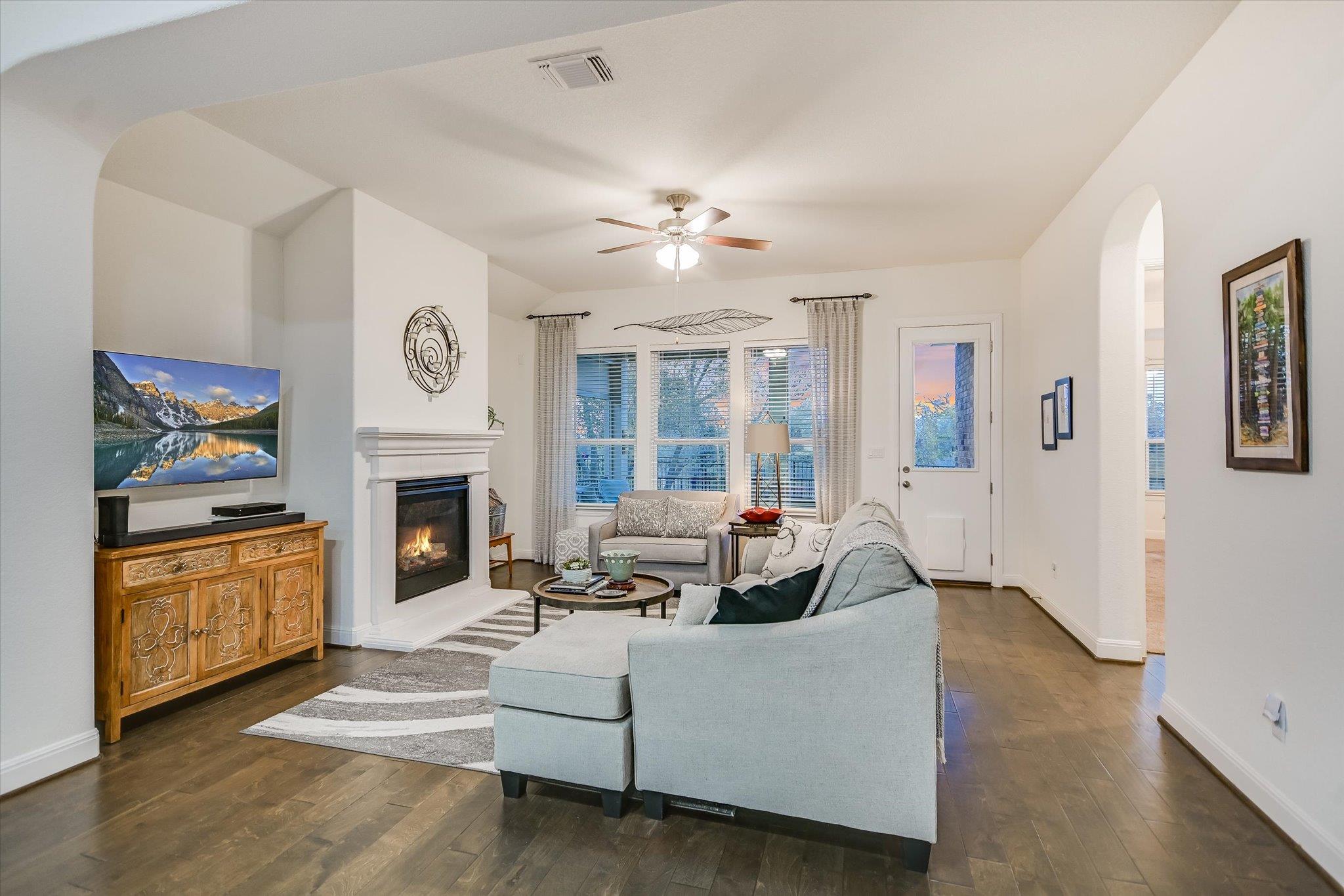 508 Peakside CIR