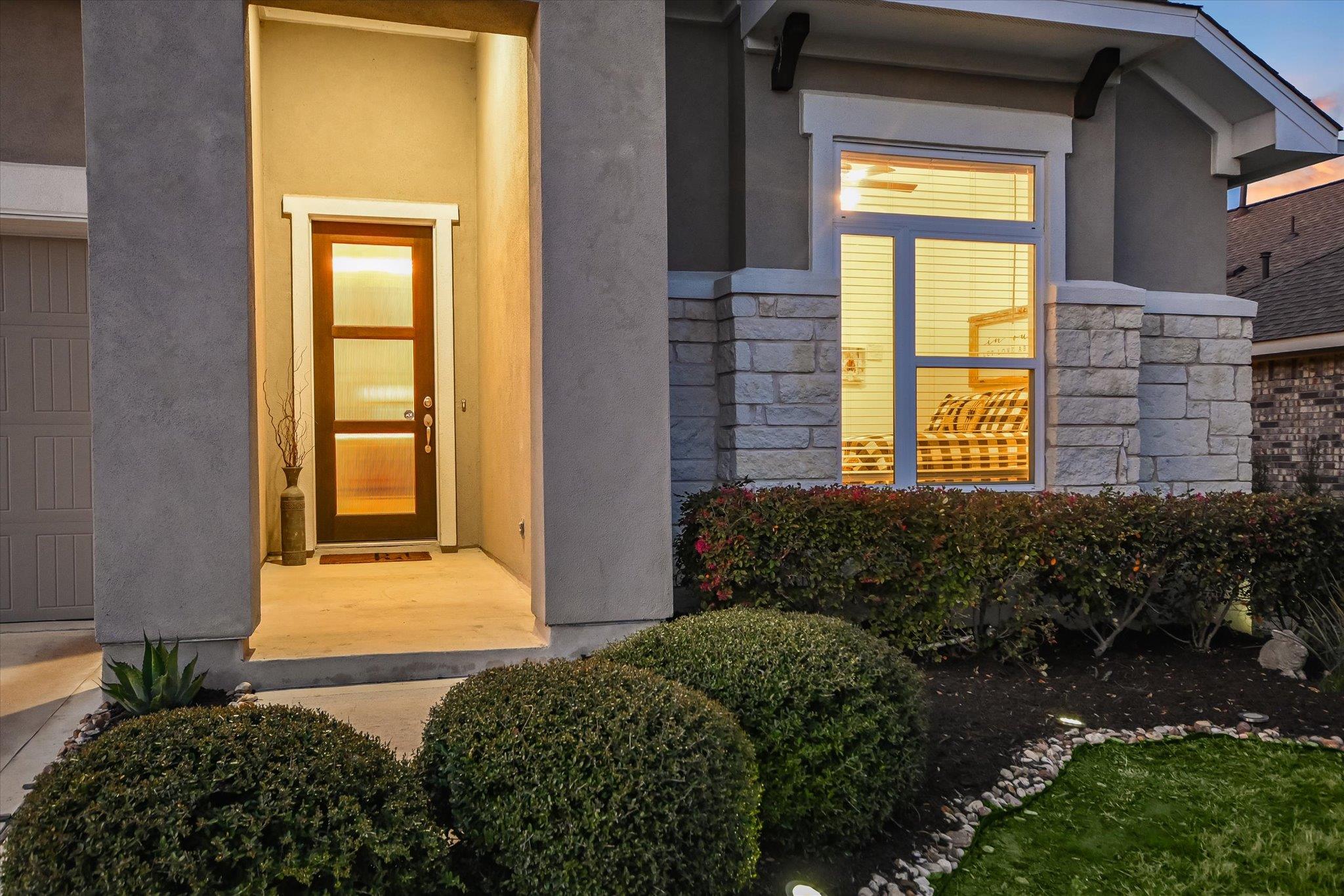508 Peakside CIR