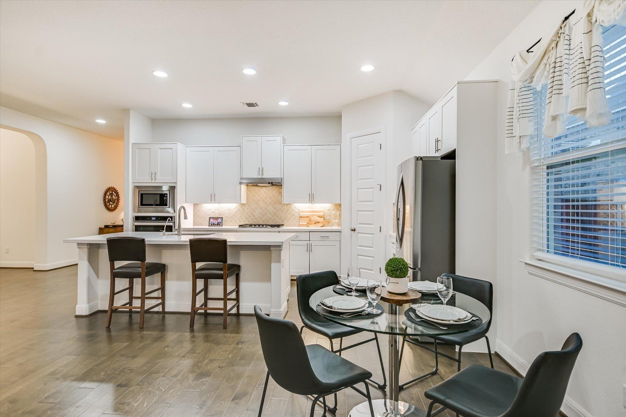 508 Peakside CIR