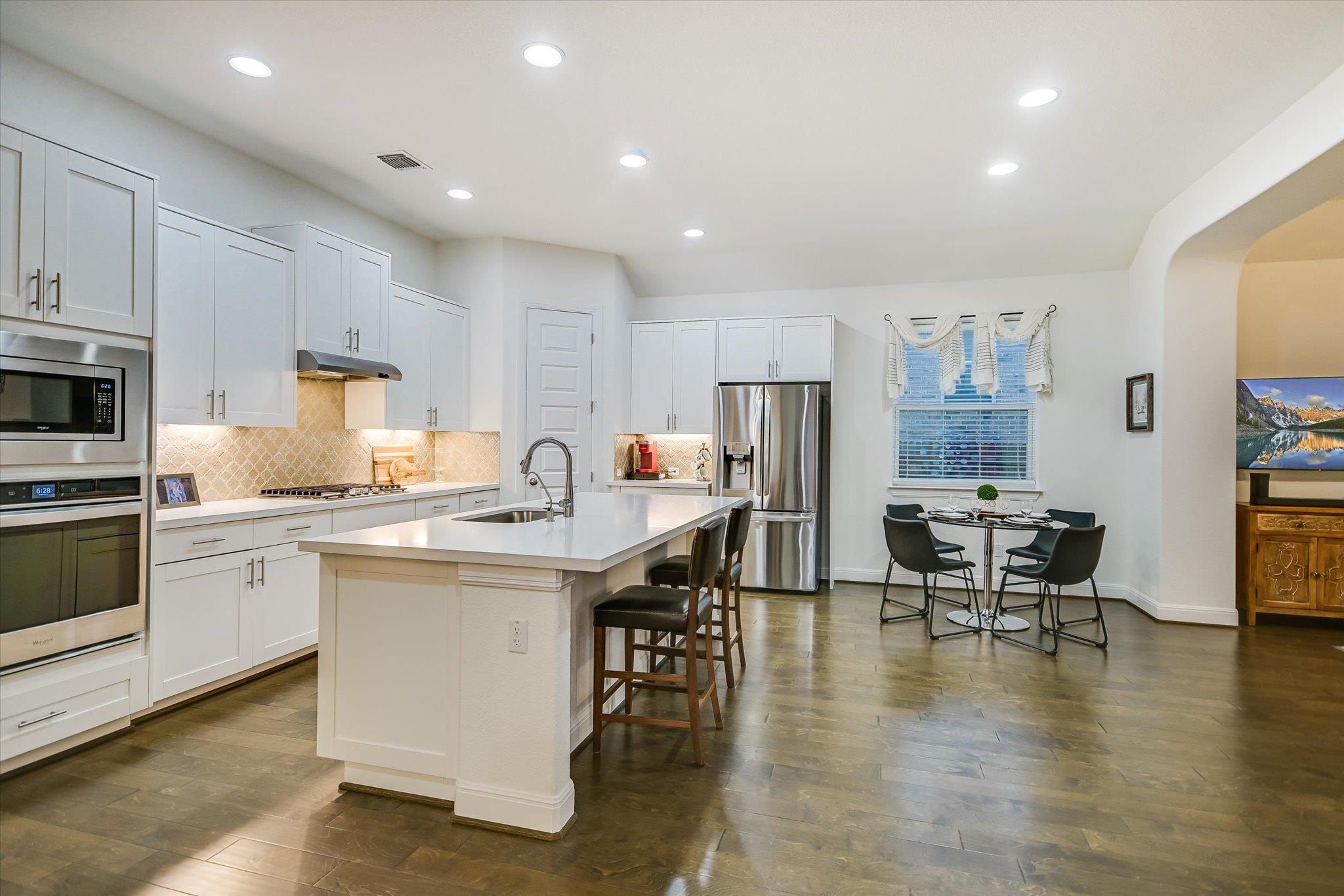 508 Peakside CIR