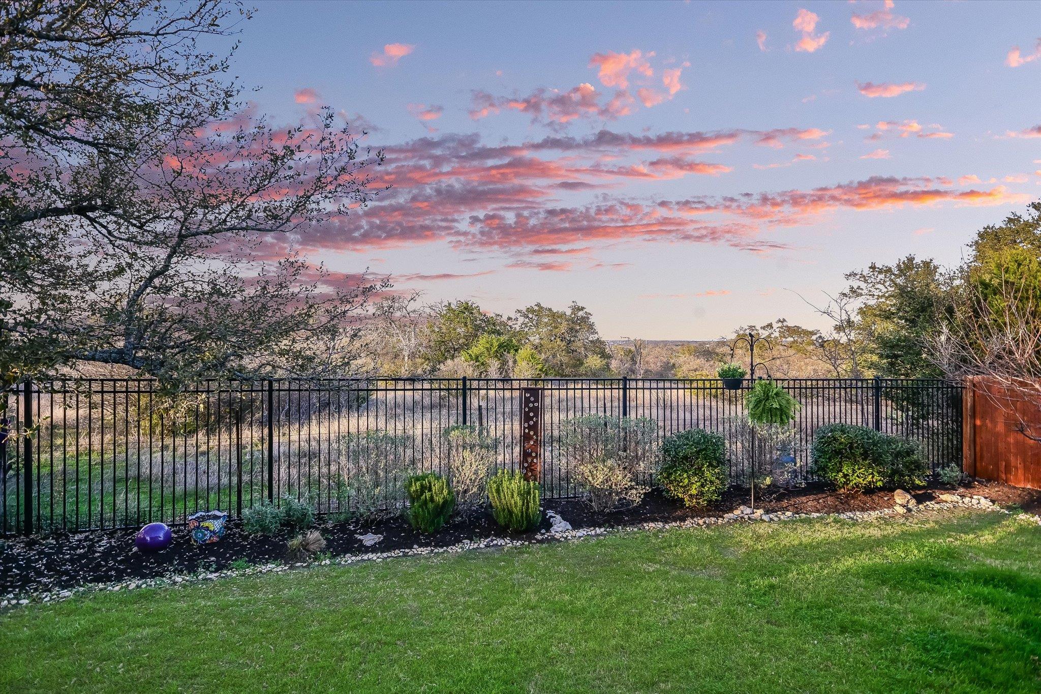 508 Peakside CIR
