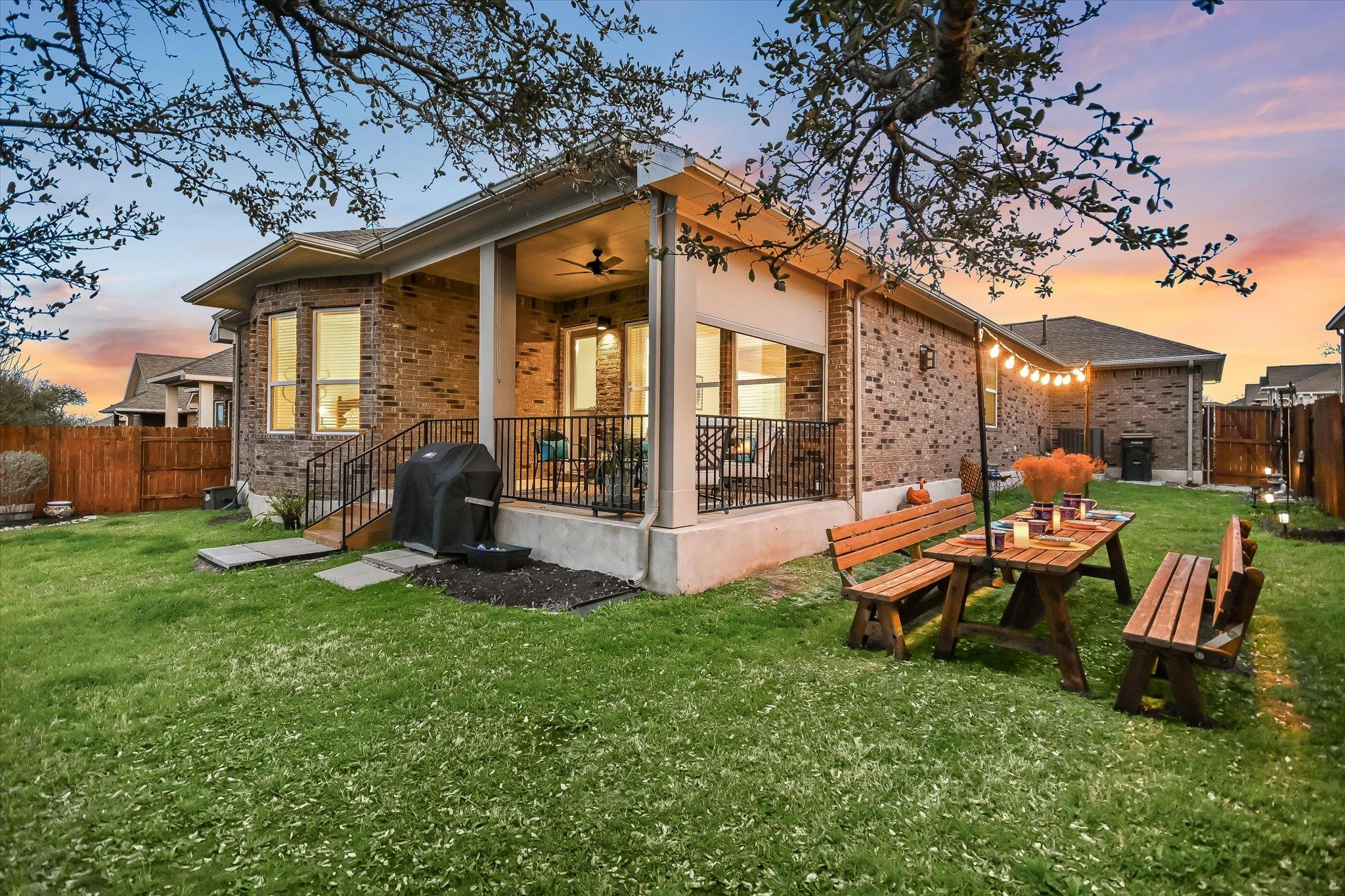 508 Peakside CIR