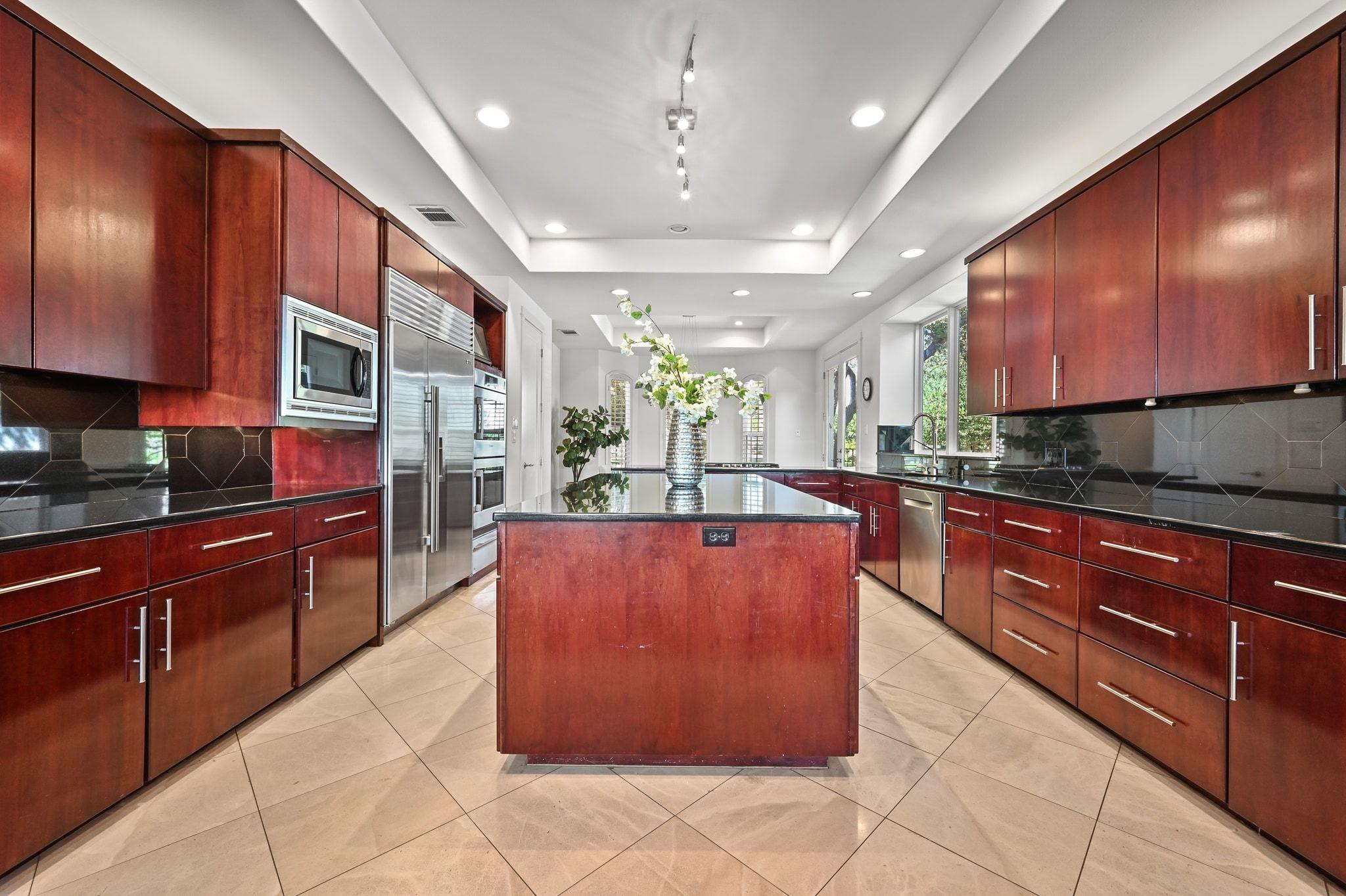 405 Barrett LN