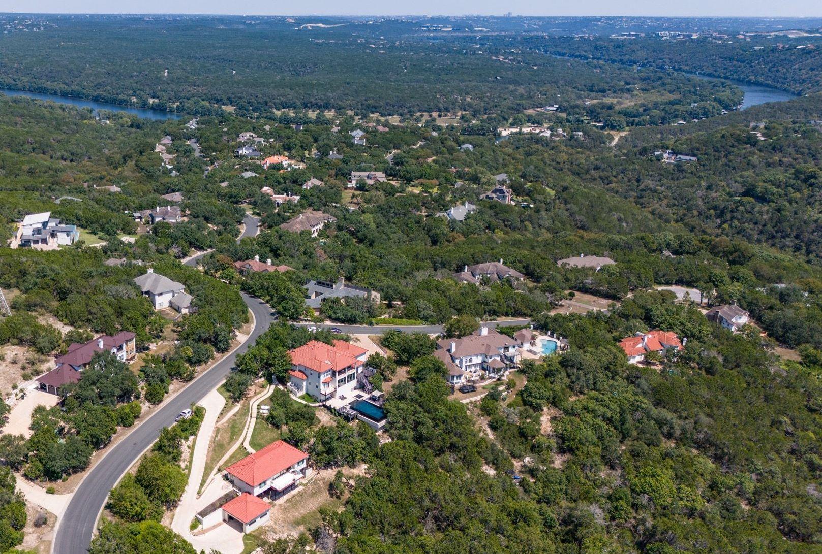 405 Barrett LN