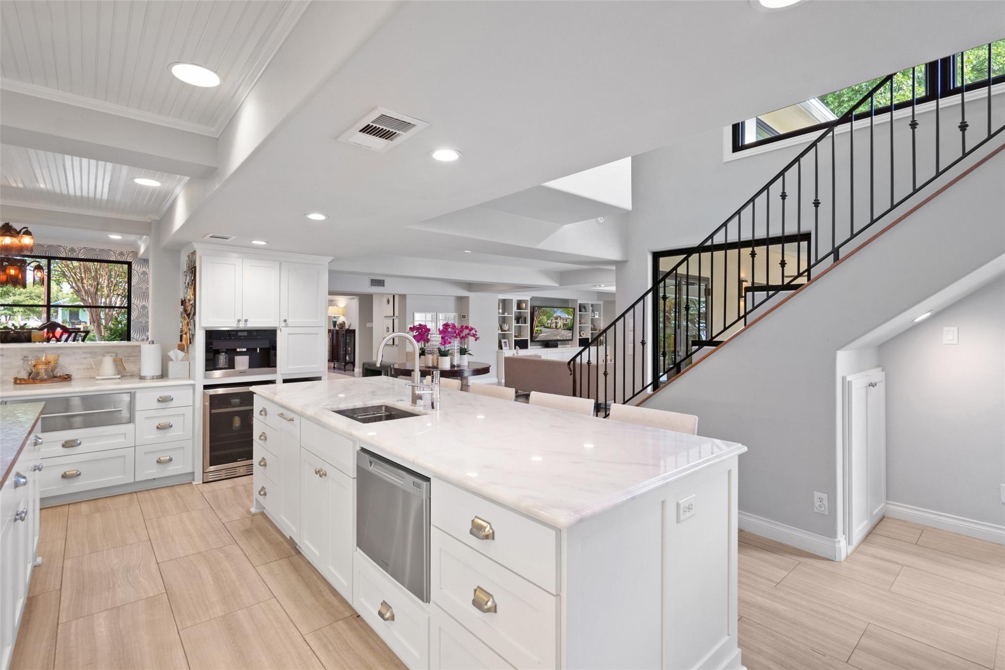 1411 W 10th ST