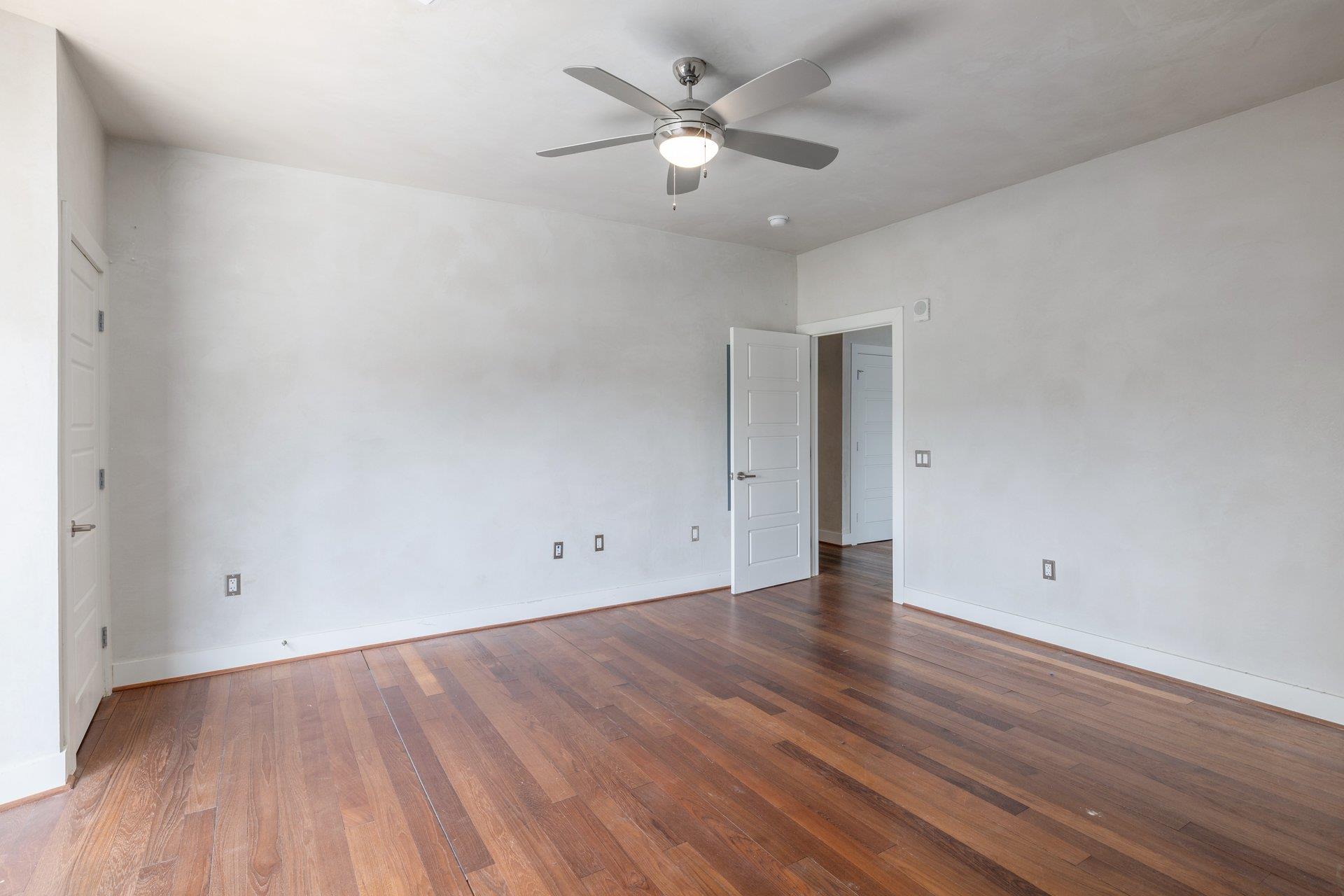 6444 Burnet RD # 100