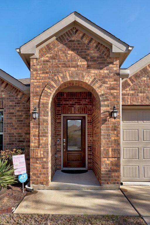 606 Linares LN