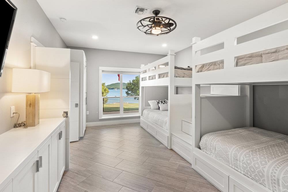 15210 Rainbow One ST