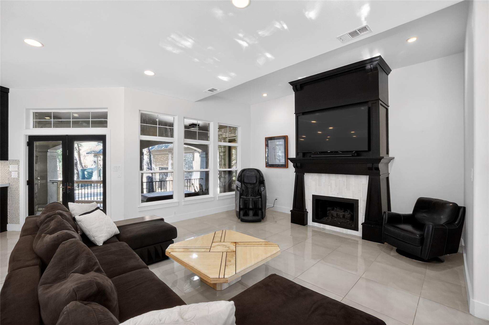 3627 Stoneridge RD # 1