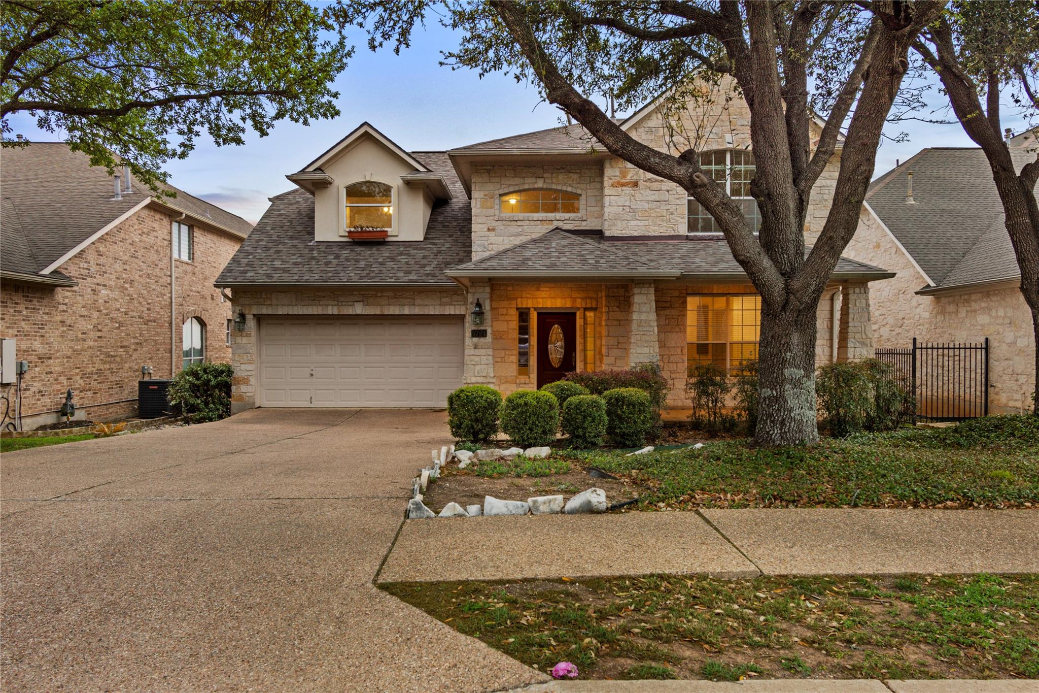 5724 Brittlyns CT