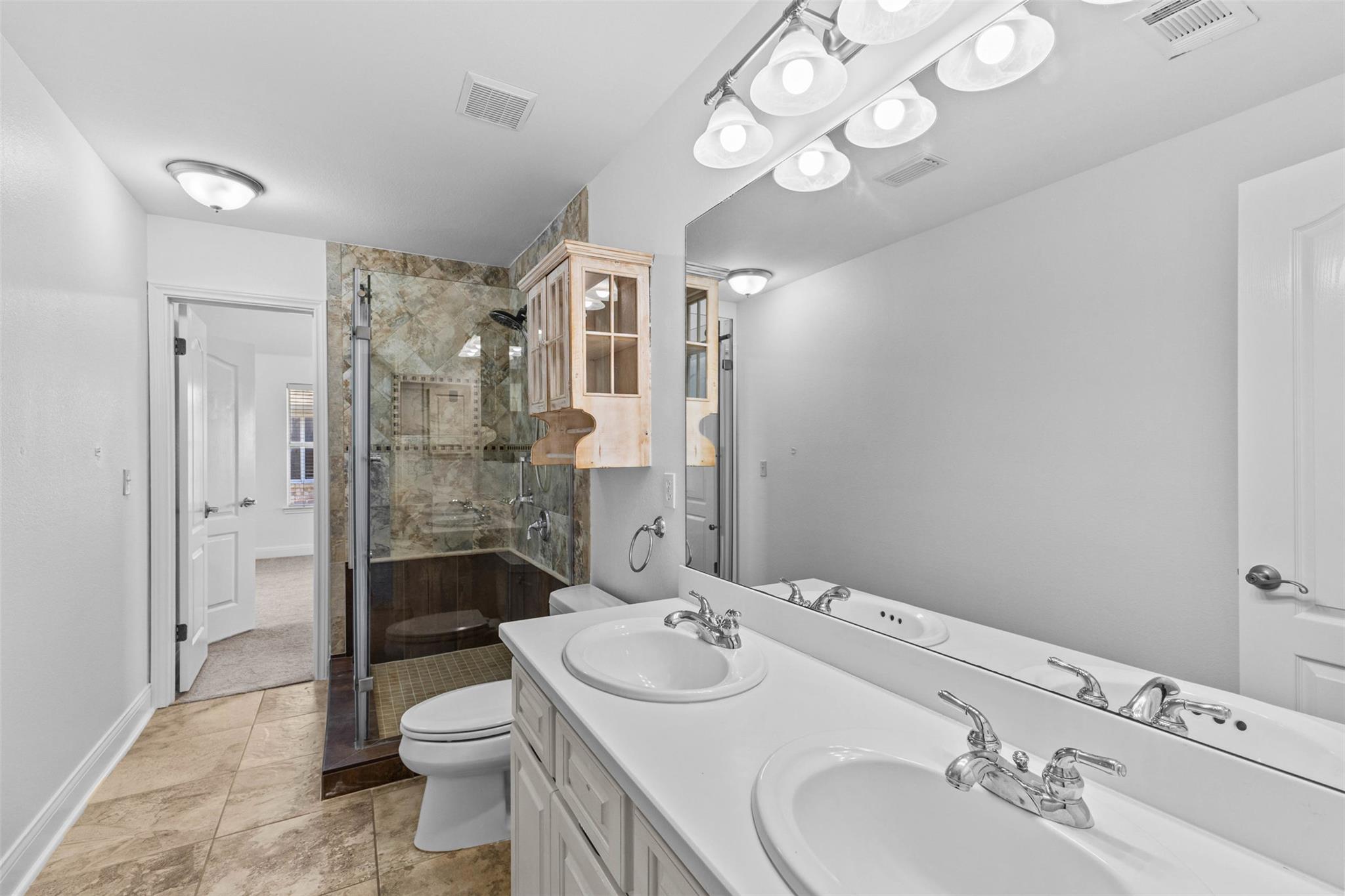5724 Brittlyns CT