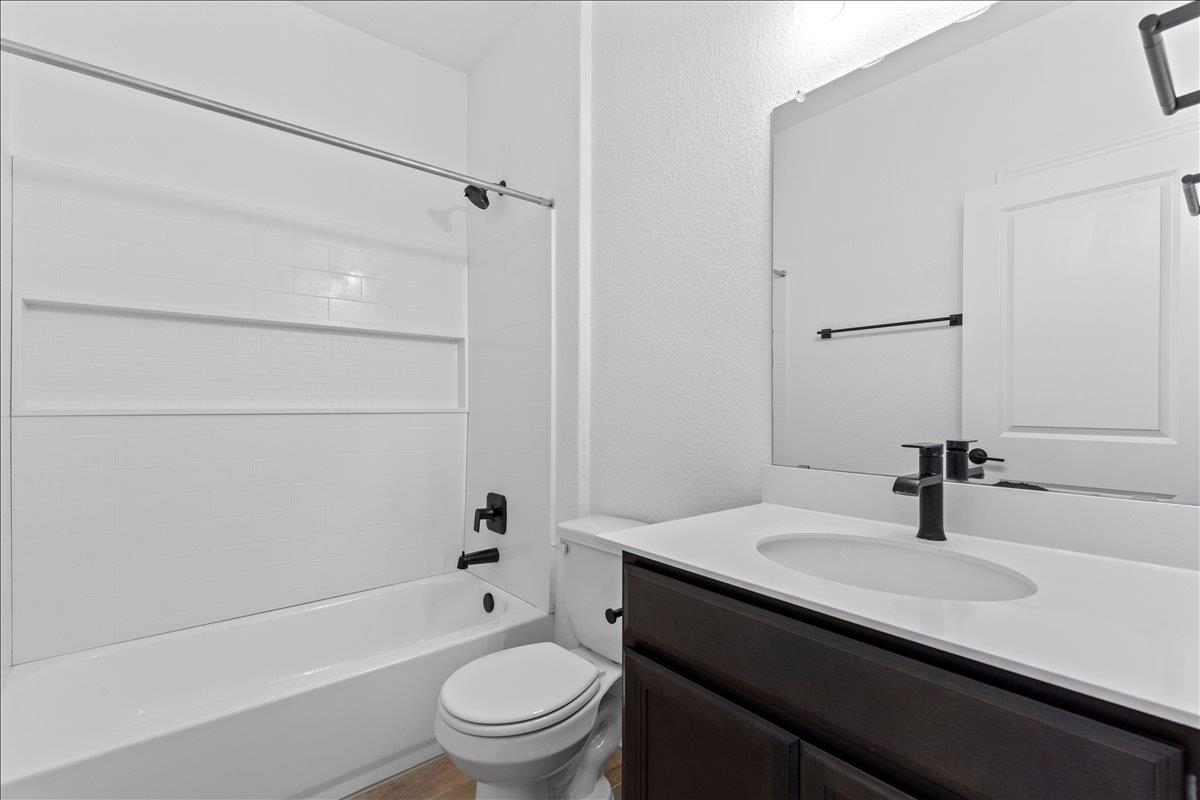 11905 Paseo De Los Lagos LN