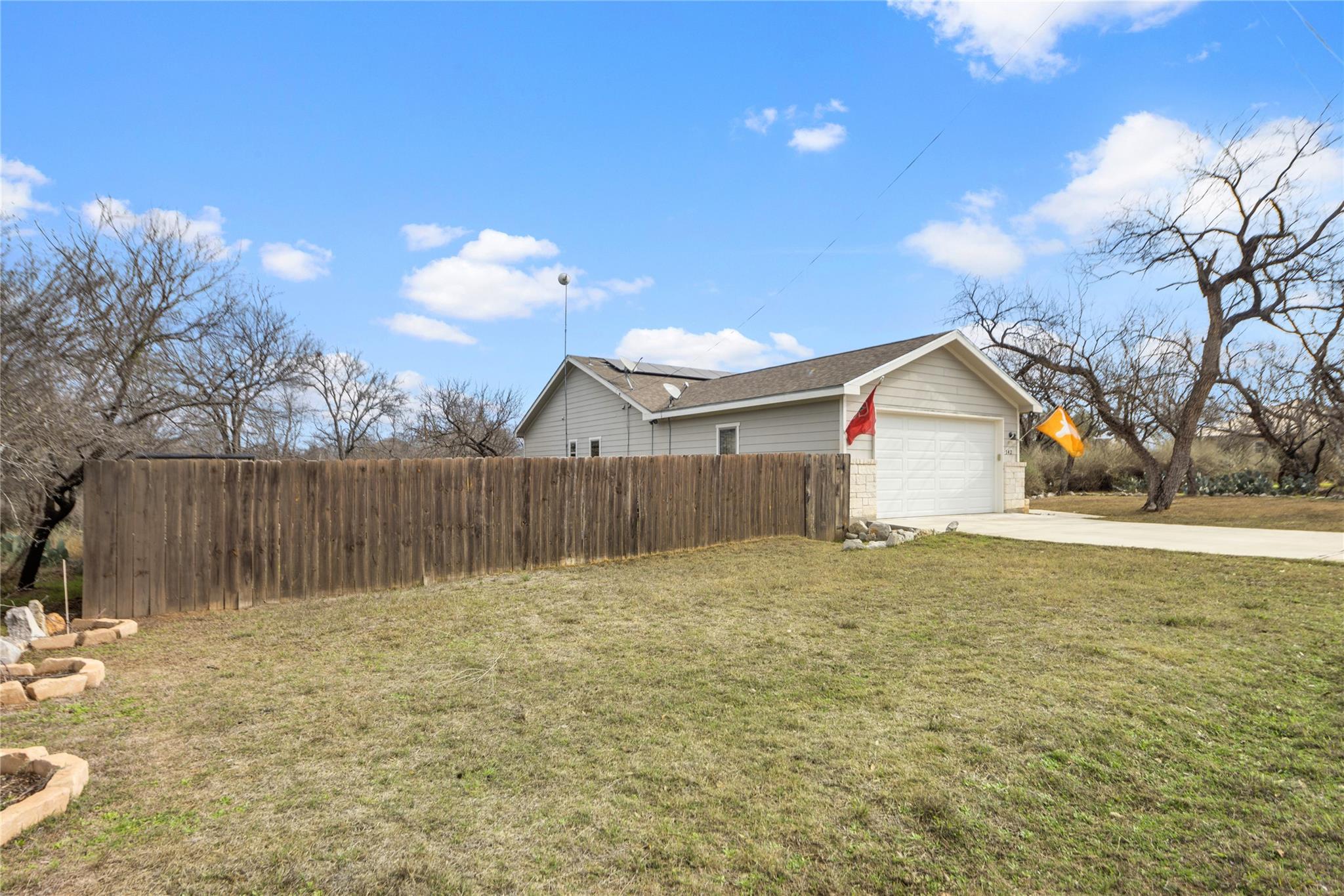 142 W Persimmon DR