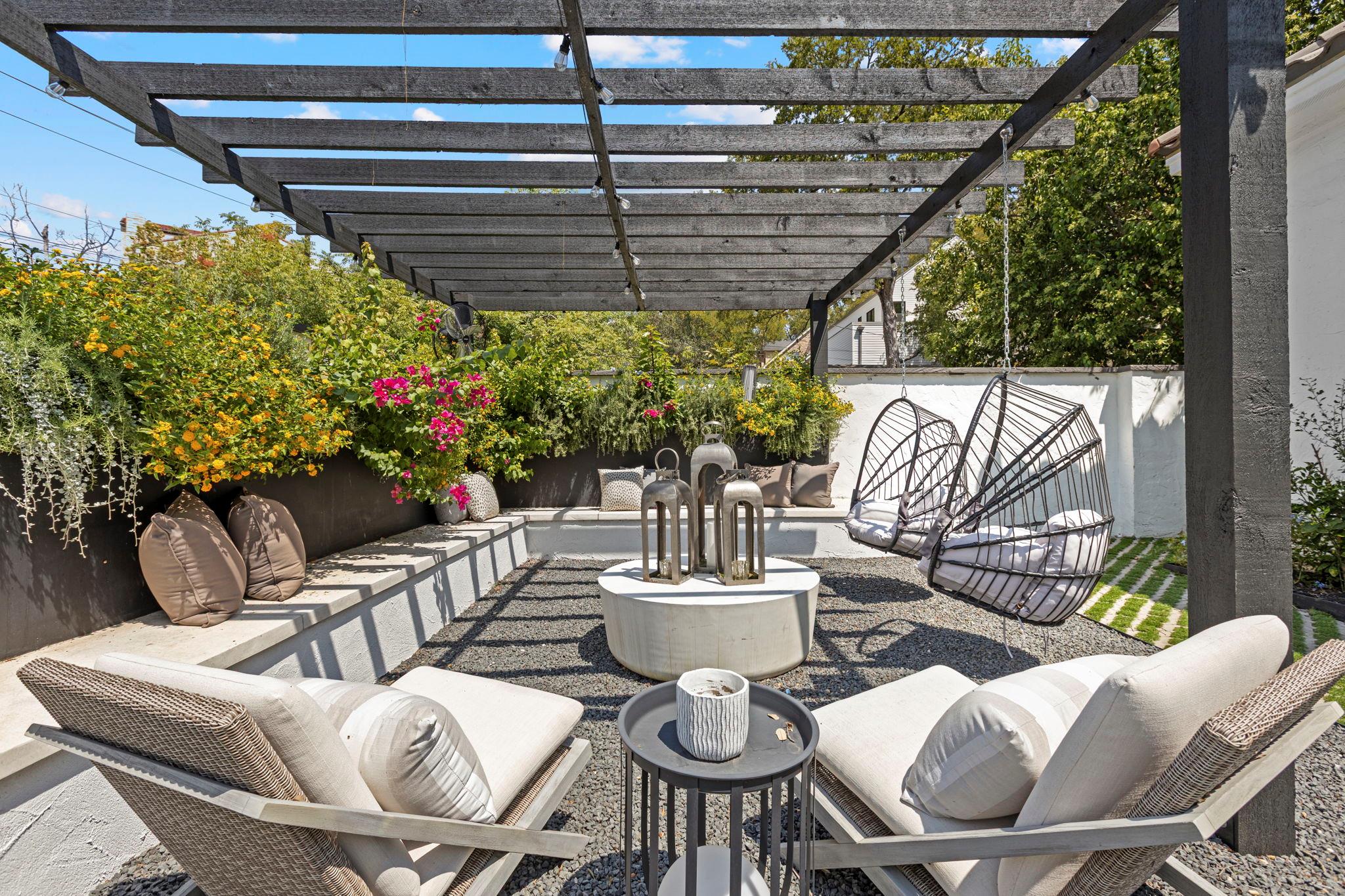 2621 Exposition BLVD