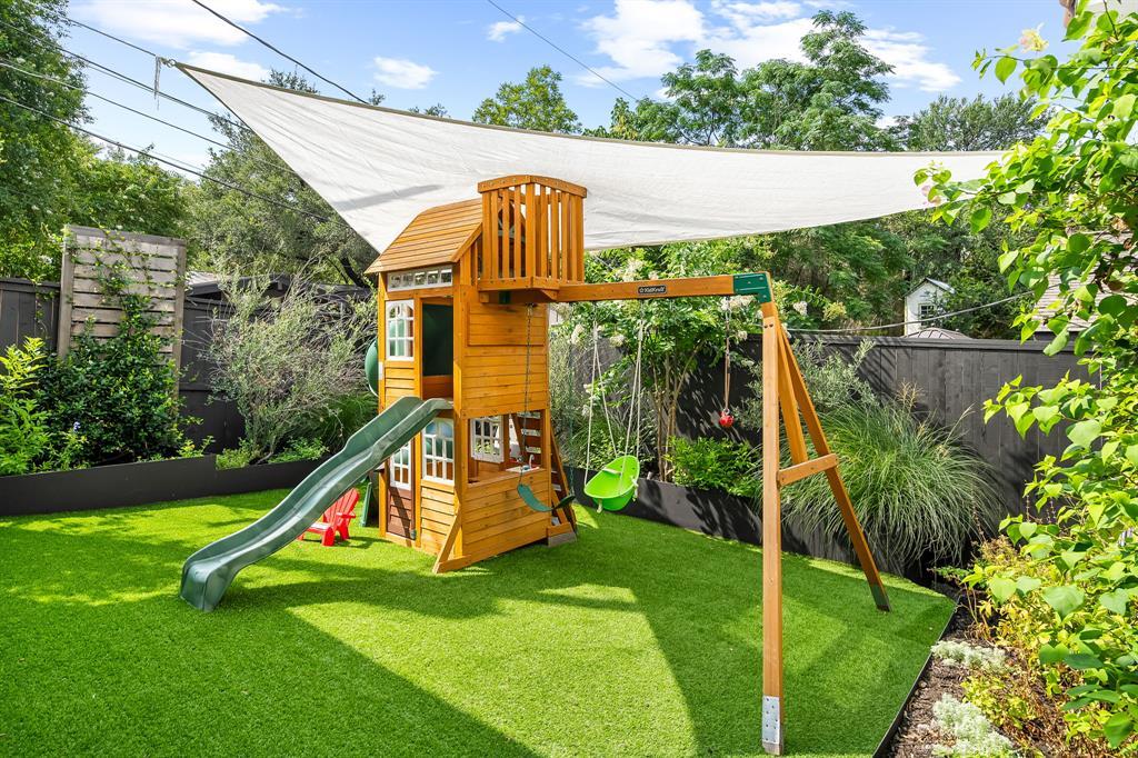 2621 Exposition BLVD